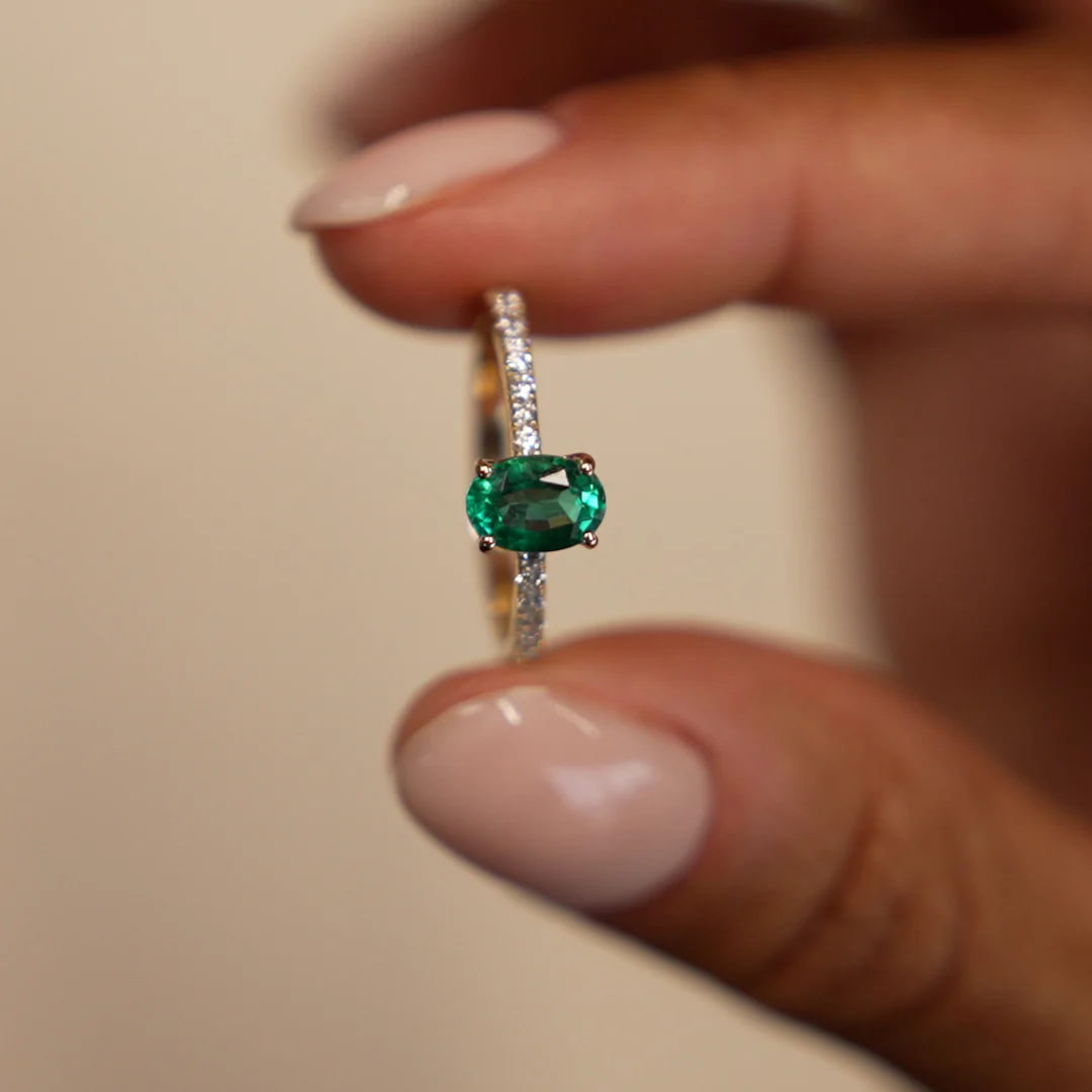 0.88 Ctw 14k Lab Grown Colombian Emerald and Diamond Ring - Eleni - Image 4