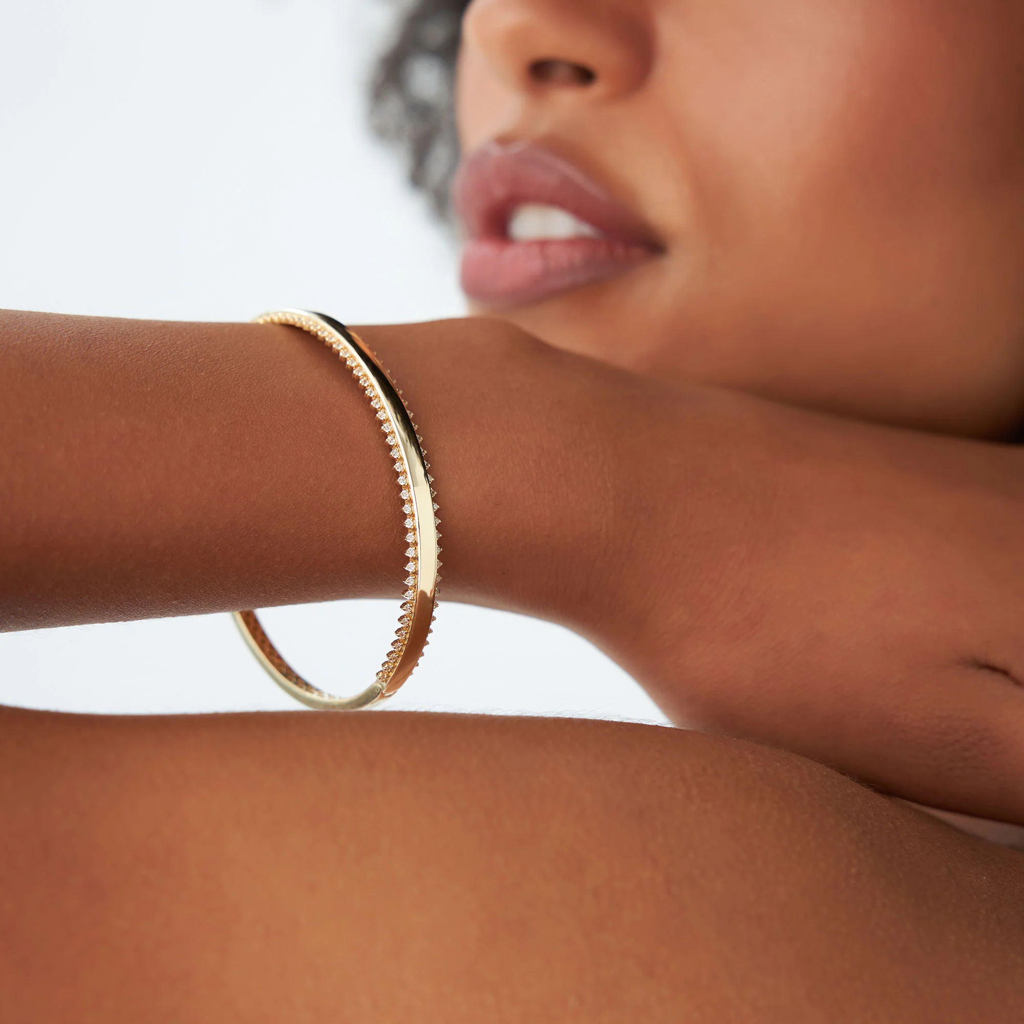 14k 0.85 Ctw Statement Diamond Bangle Bracelet - Image 3