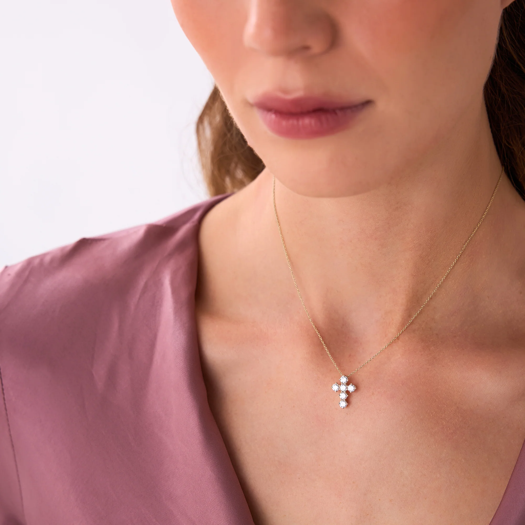 14k 0.99 Ctw Round Brilliant Lab Grown Diamond Cross Necklace - Imani - Image 4