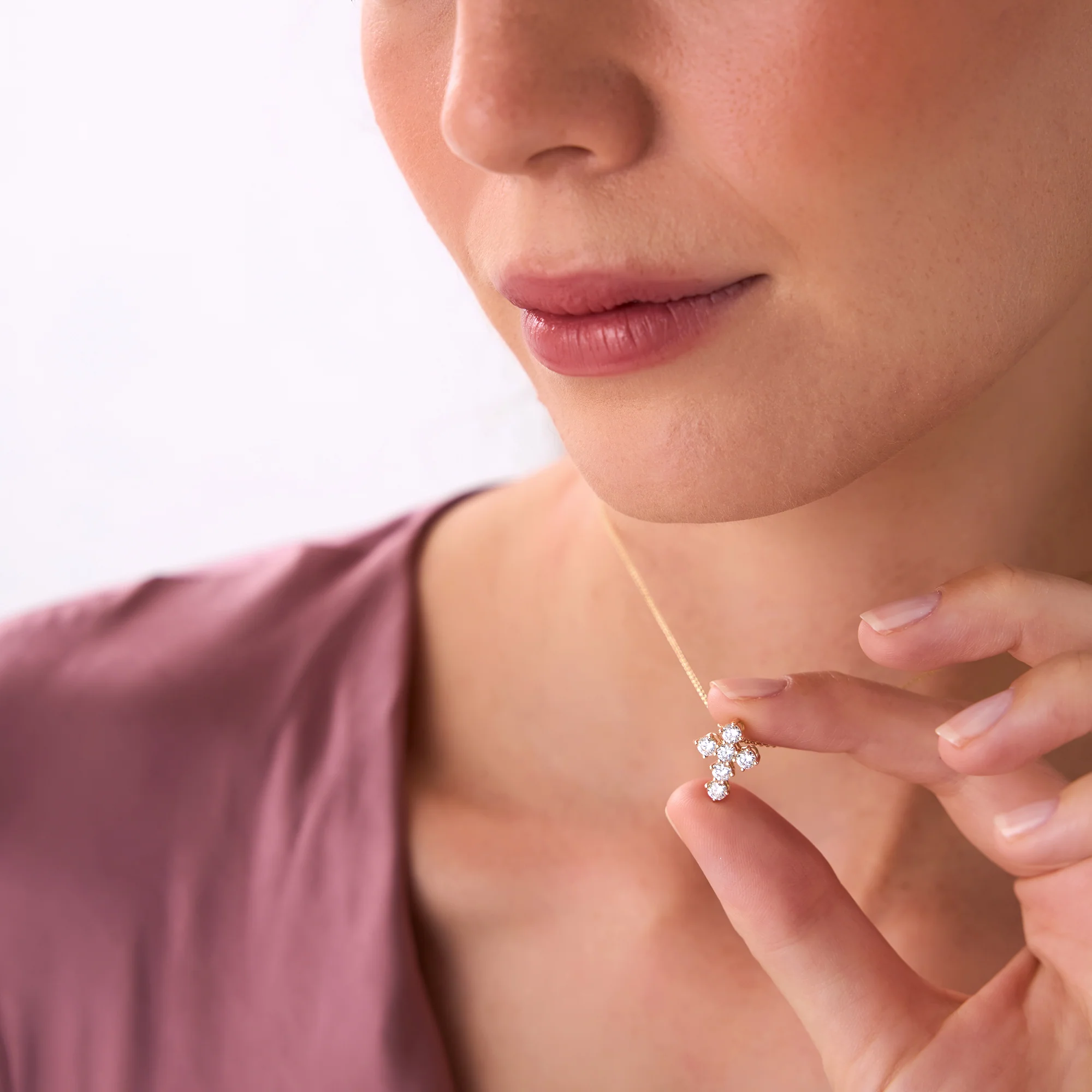 14k 0.99 Ctw Round Brilliant Lab Grown Diamond Cross Necklace - Imani - Image 5
