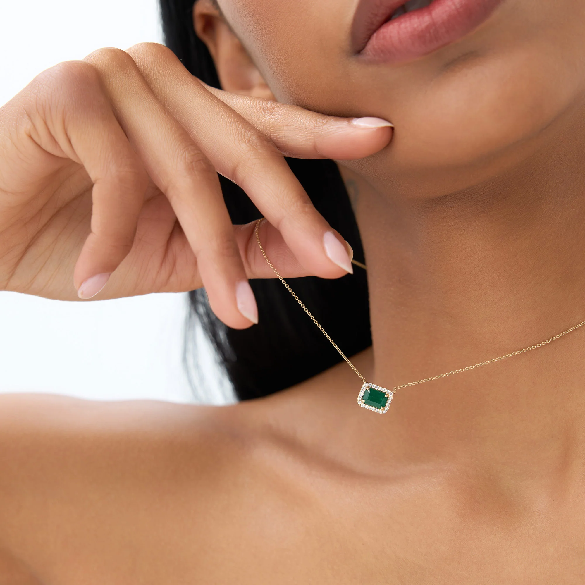 14k 1.00 Ctw Octagon Emerald in Diamond Halo Setting - Image 3
