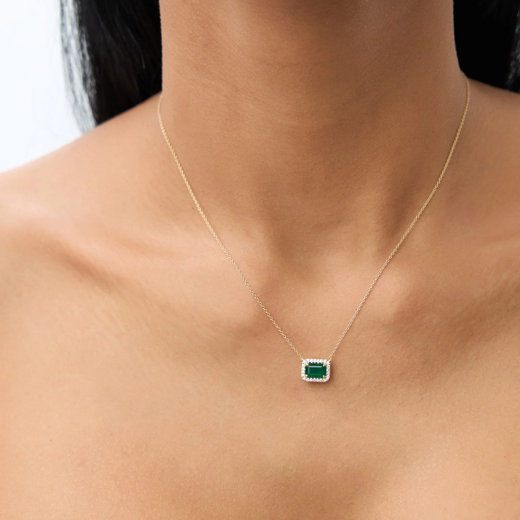 14k 1.00 Ctw Octagon Emerald in Diamond Halo Setting - Image 4