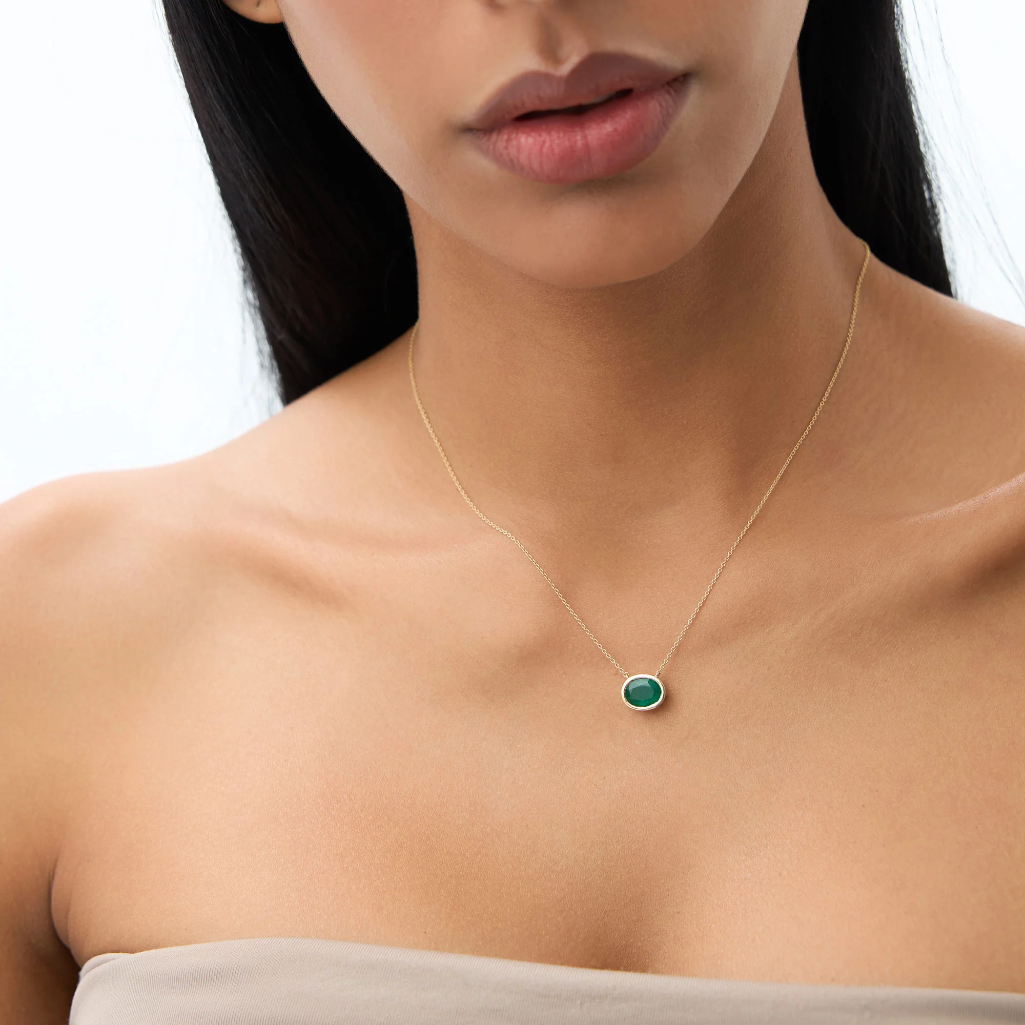 14k 1.55 - 2.20 Ctw Oval Shaped Bezel Setting Emerald Necklace - Image 3