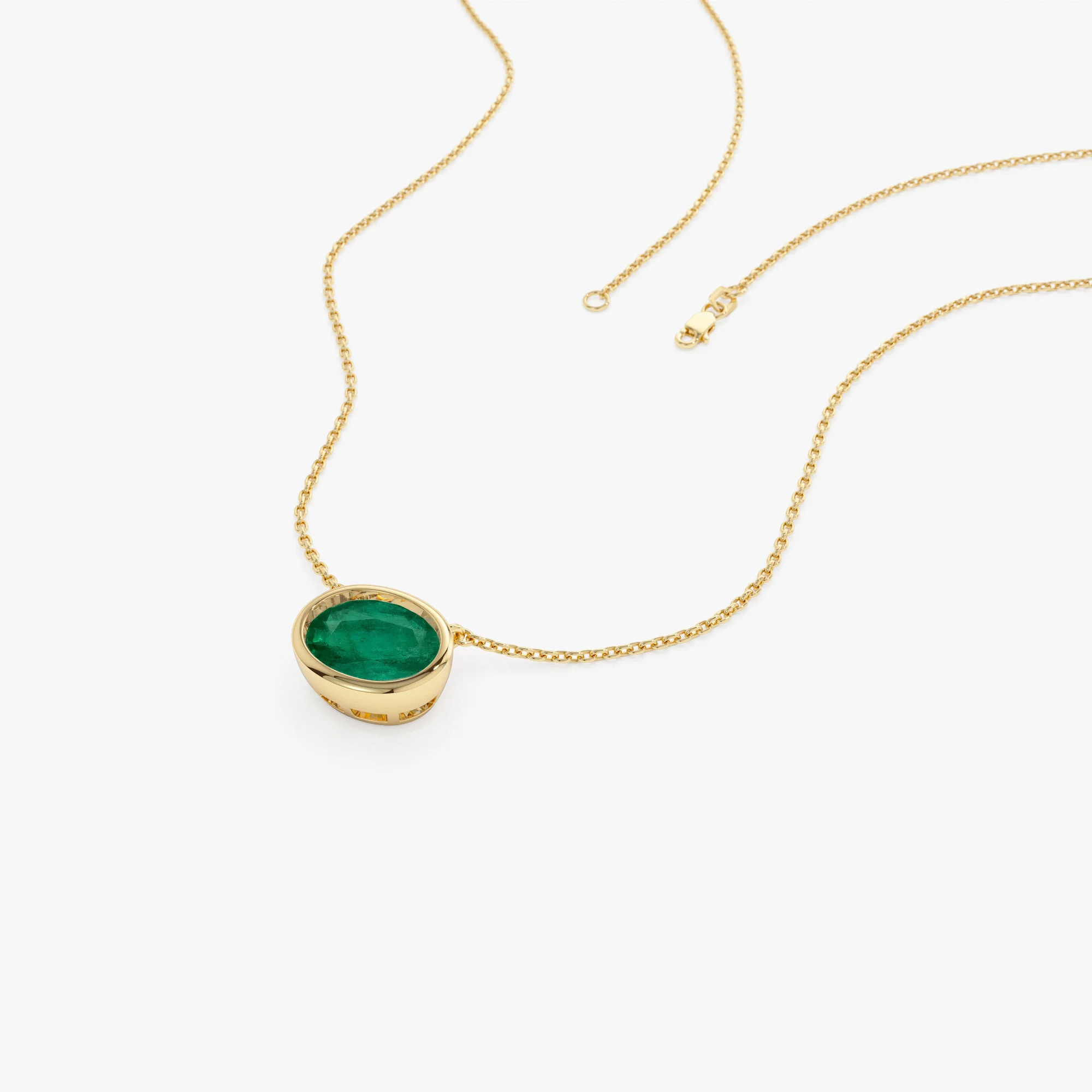 14k 1.55 - 2.20 Ctw Oval Shaped Bezel Setting Emerald Necklace - Image 6