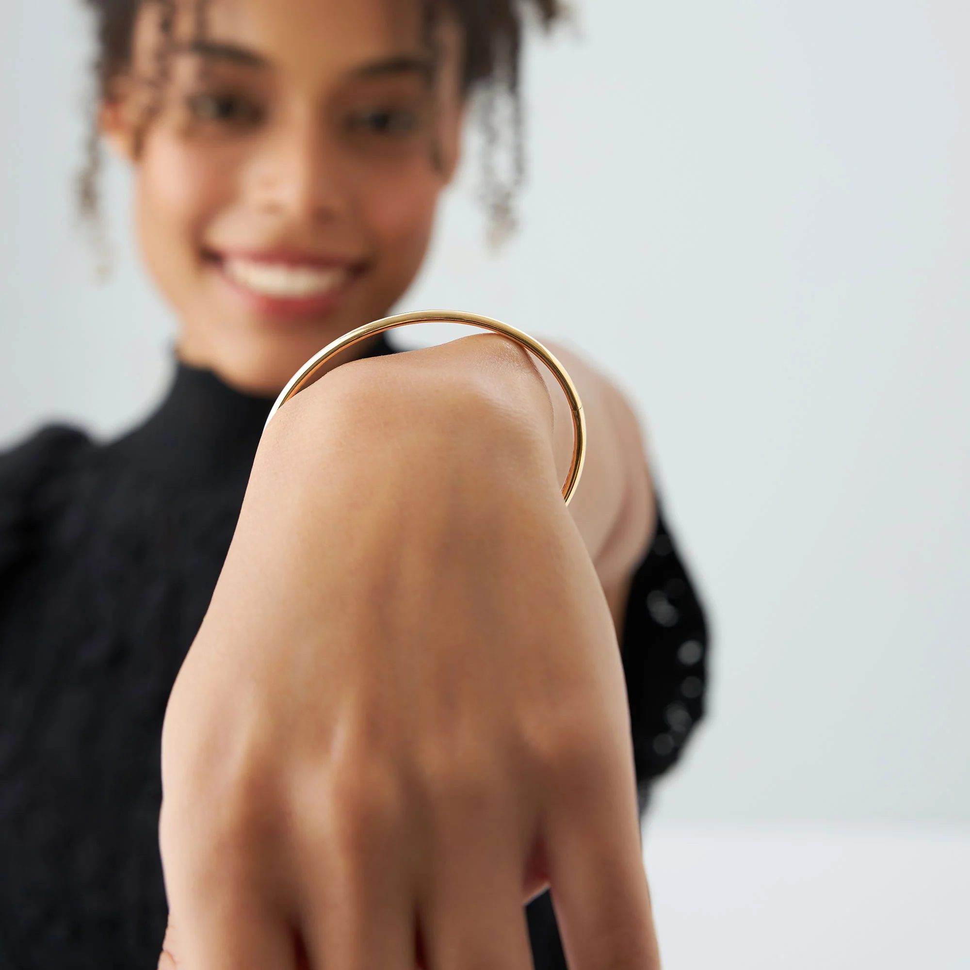 14k 3.5mm Dome Gold Bangle Bracelet - Image 4