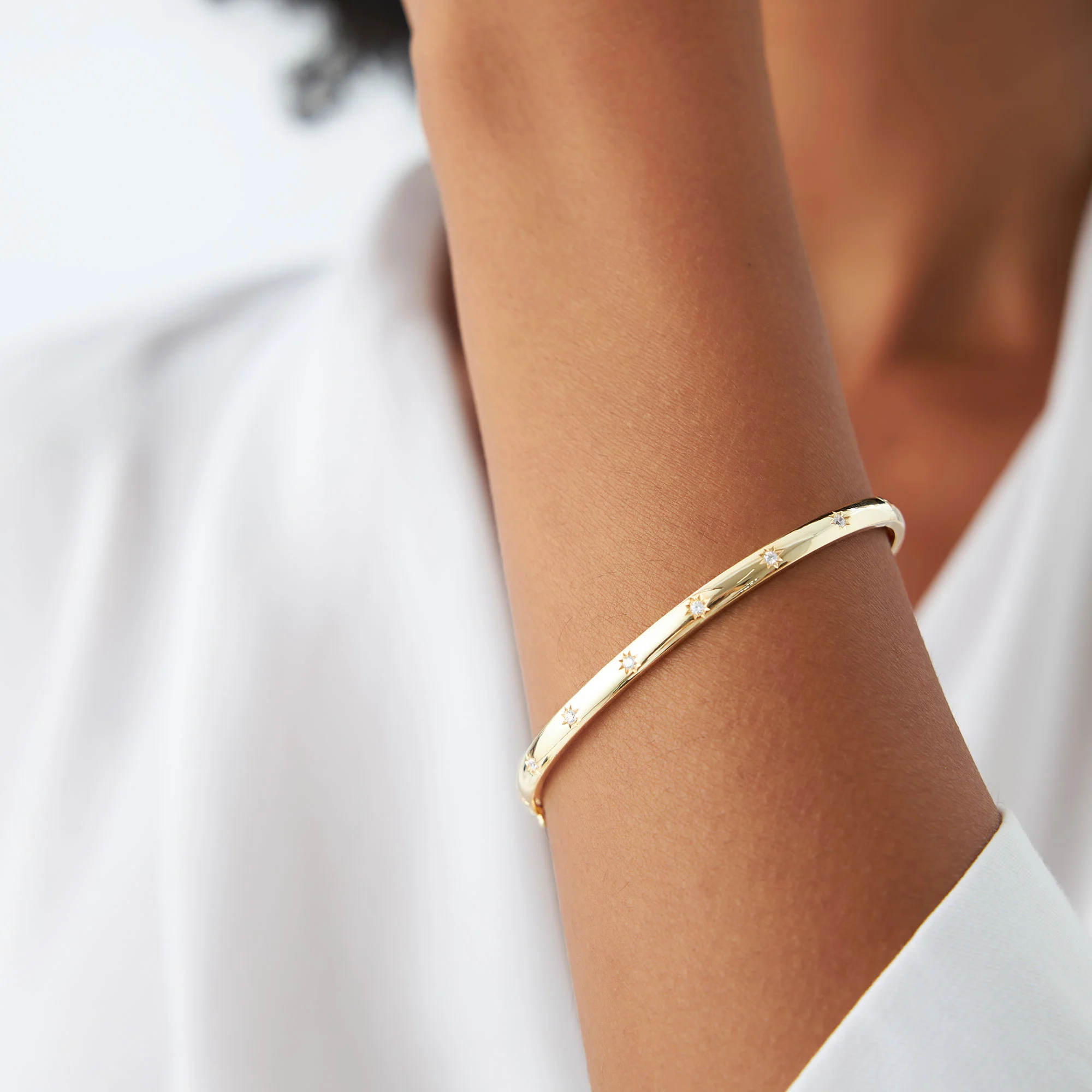 14k 4mm Dome Star Setting Diamond Bangle Bracelet - Image 4