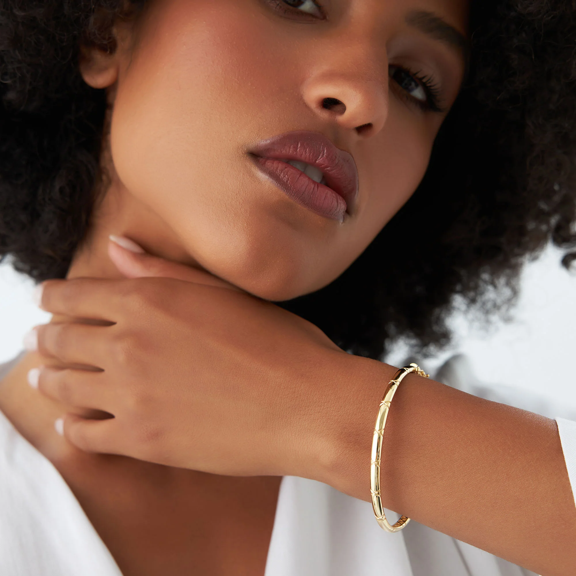 14K 4MM Dome X Cut Design Gold Bangle - Image 2