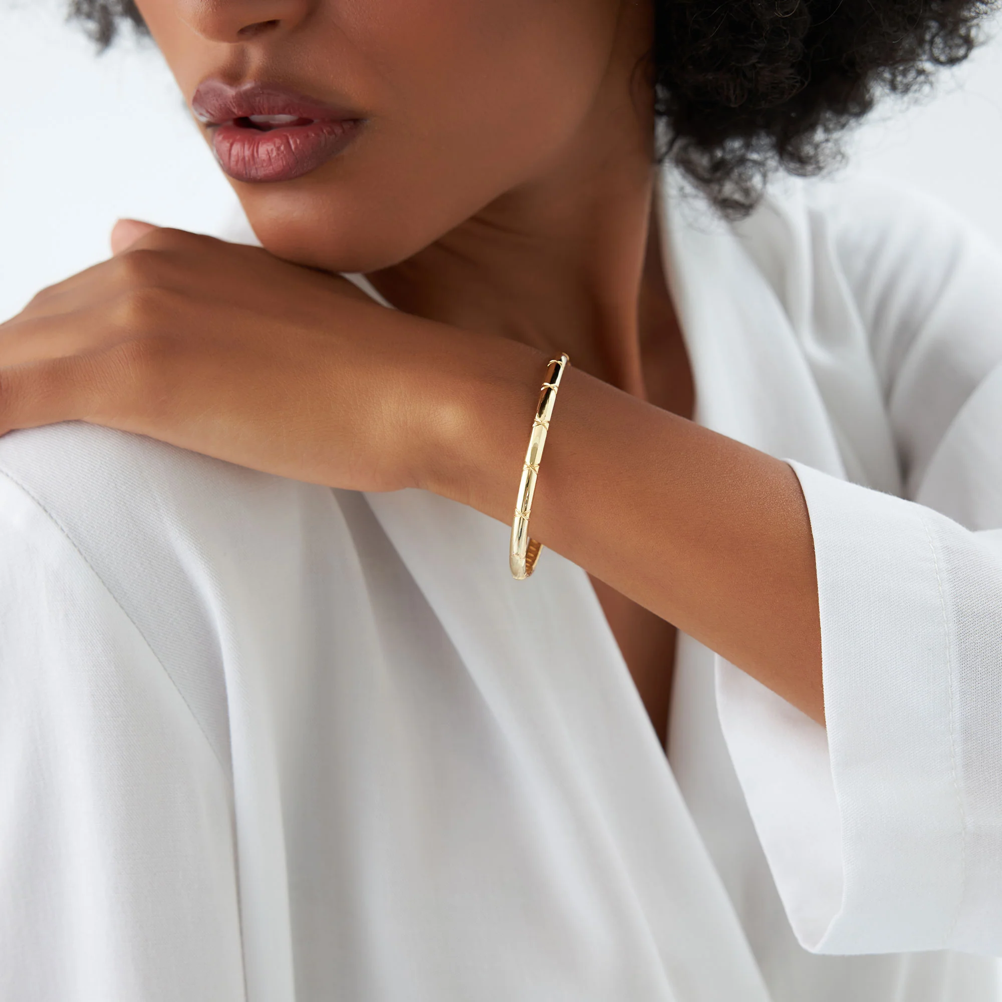 14K 4MM Dome X Cut Design Gold Bangle - Image 3
