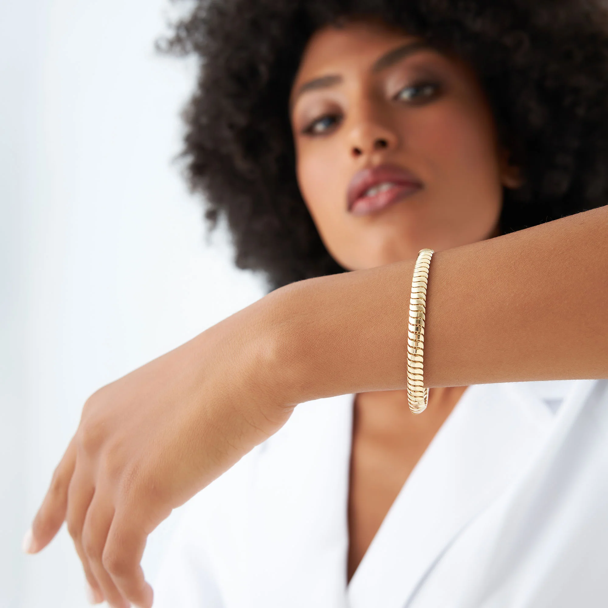 14k 5.7MM Wide Cobra Bracelet - Image 3