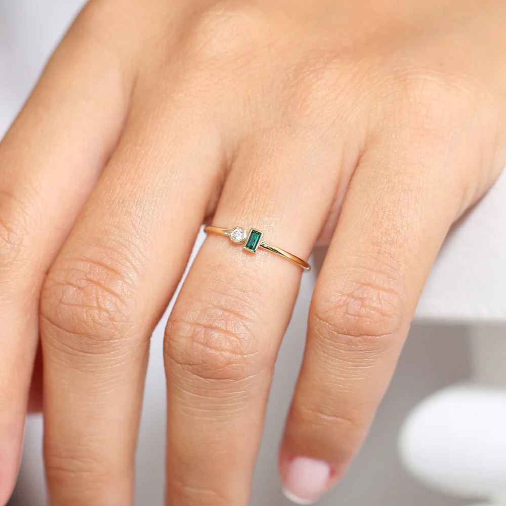 14k Baguette Emerald and Diamond Stackable Ring - Image 3