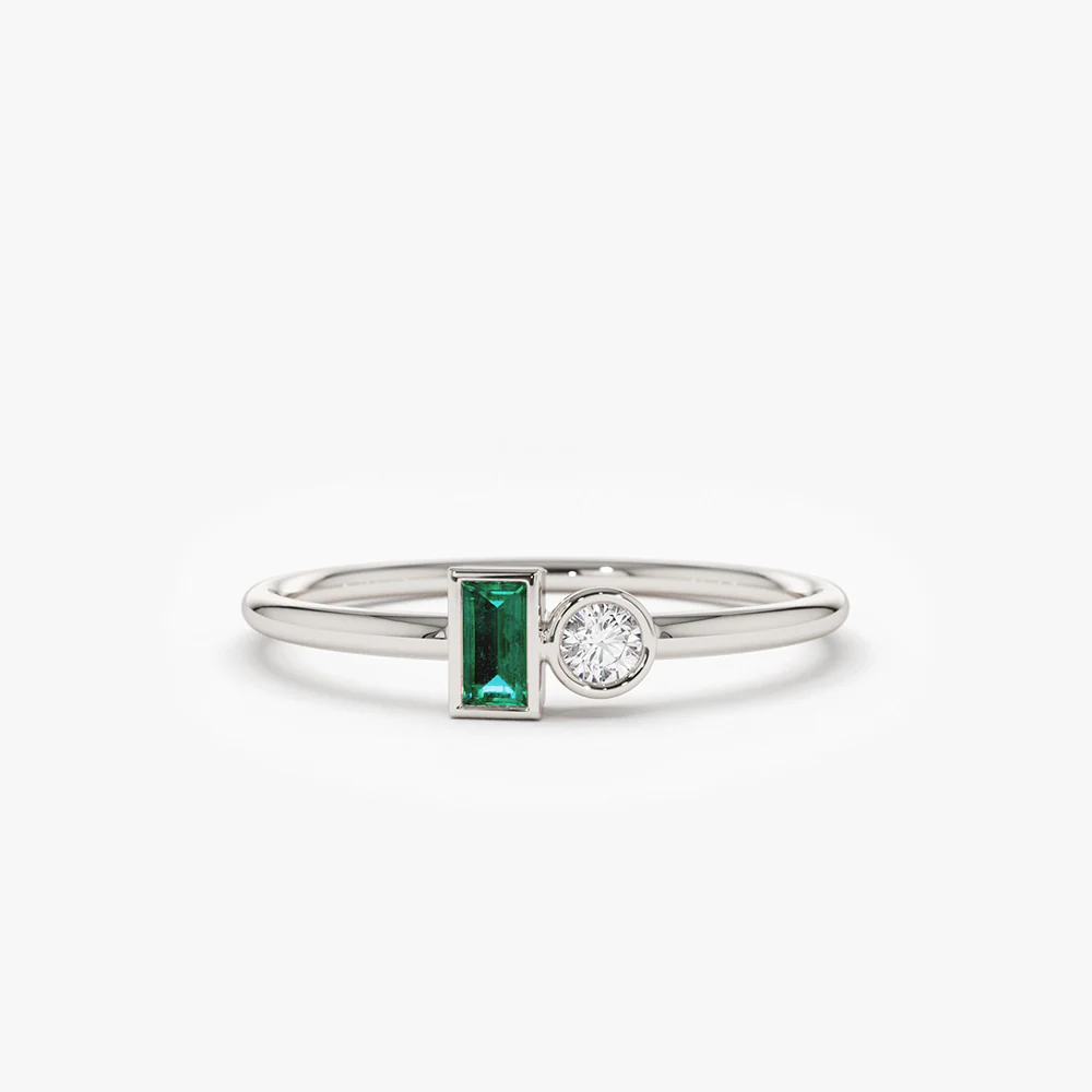 14k Baguette Emerald and Diamond Stackable Ring - Image 5