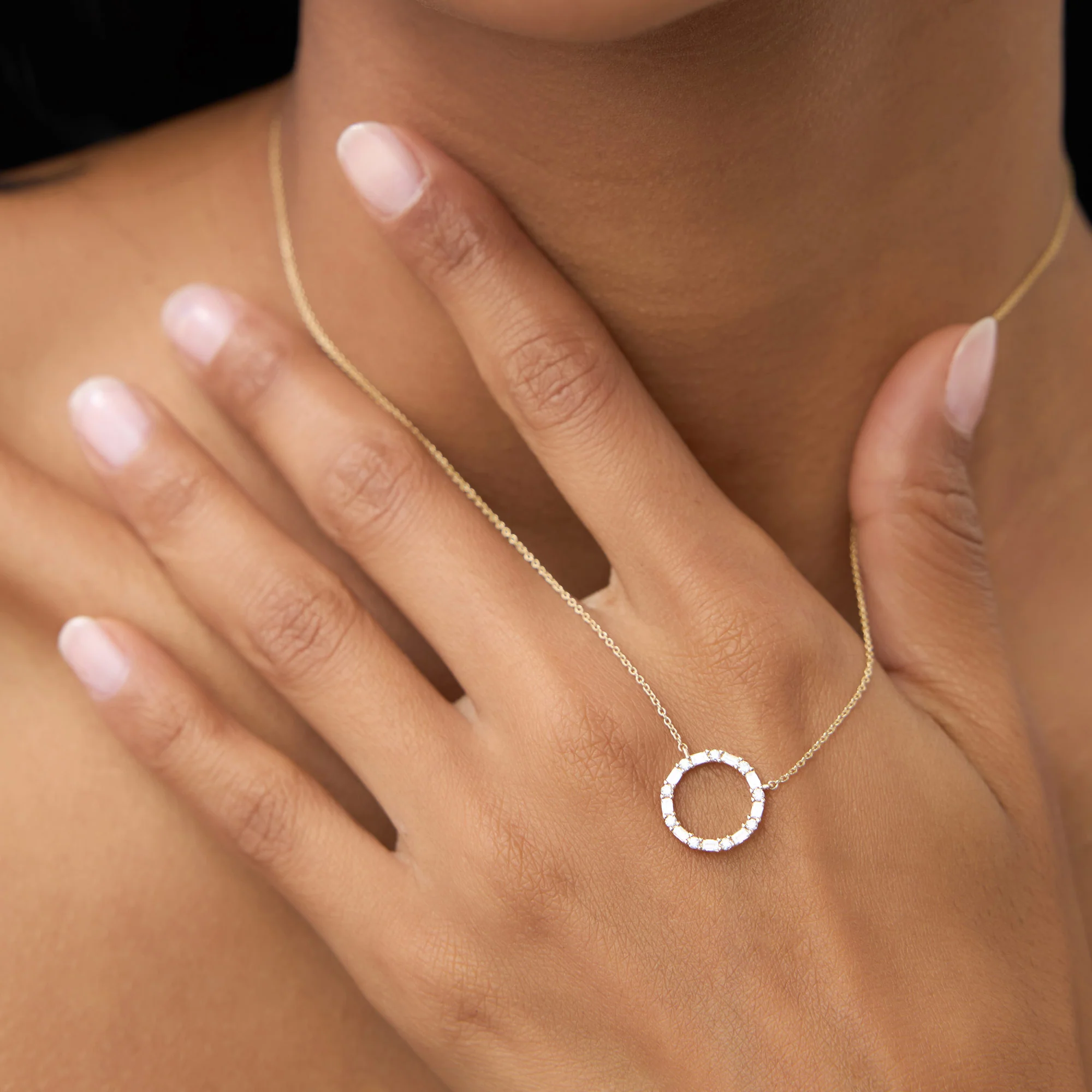14k Baguette & Round Diamond Circle Necklace - Image 2