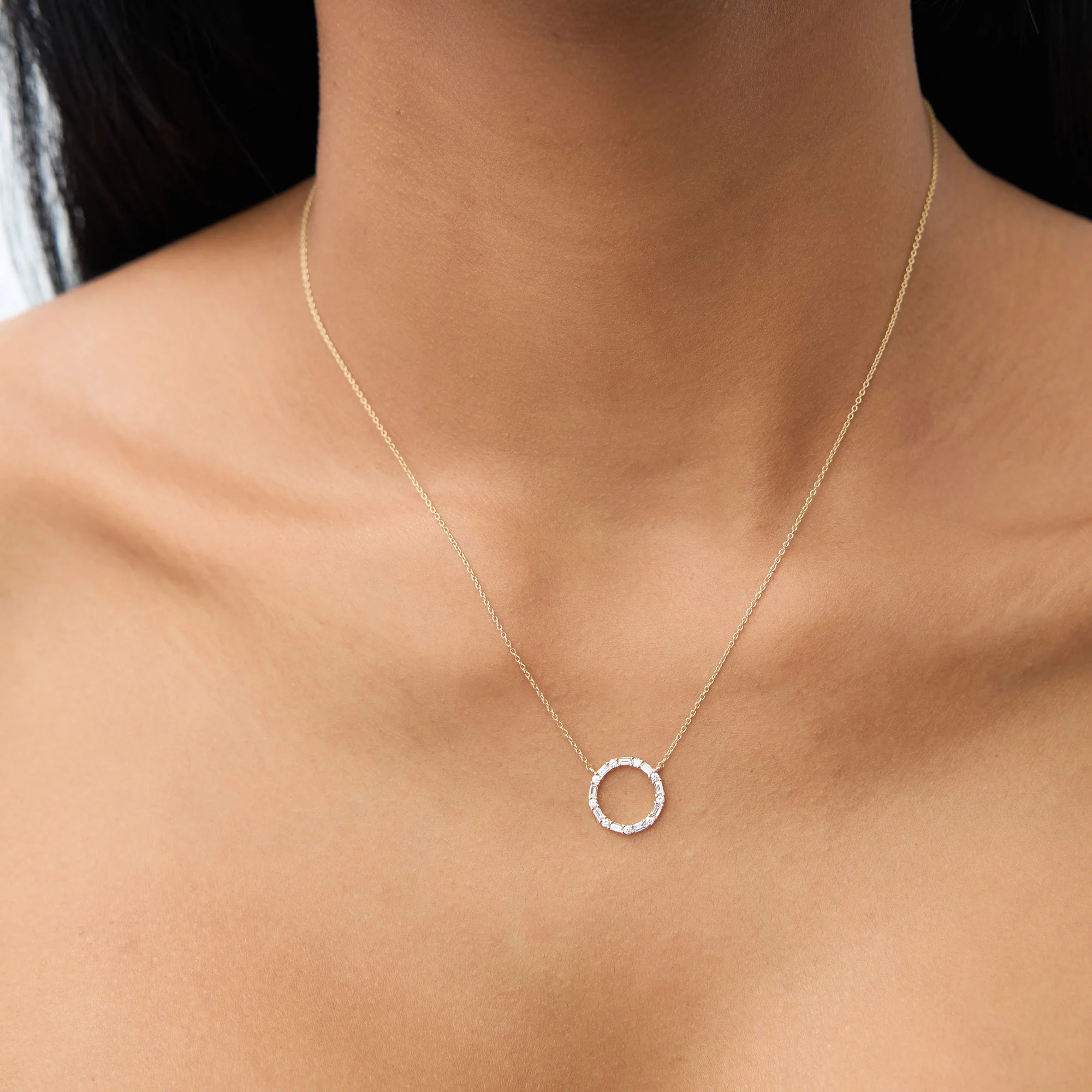 14k Baguette & Round Diamond Circle Necklace - Image 3