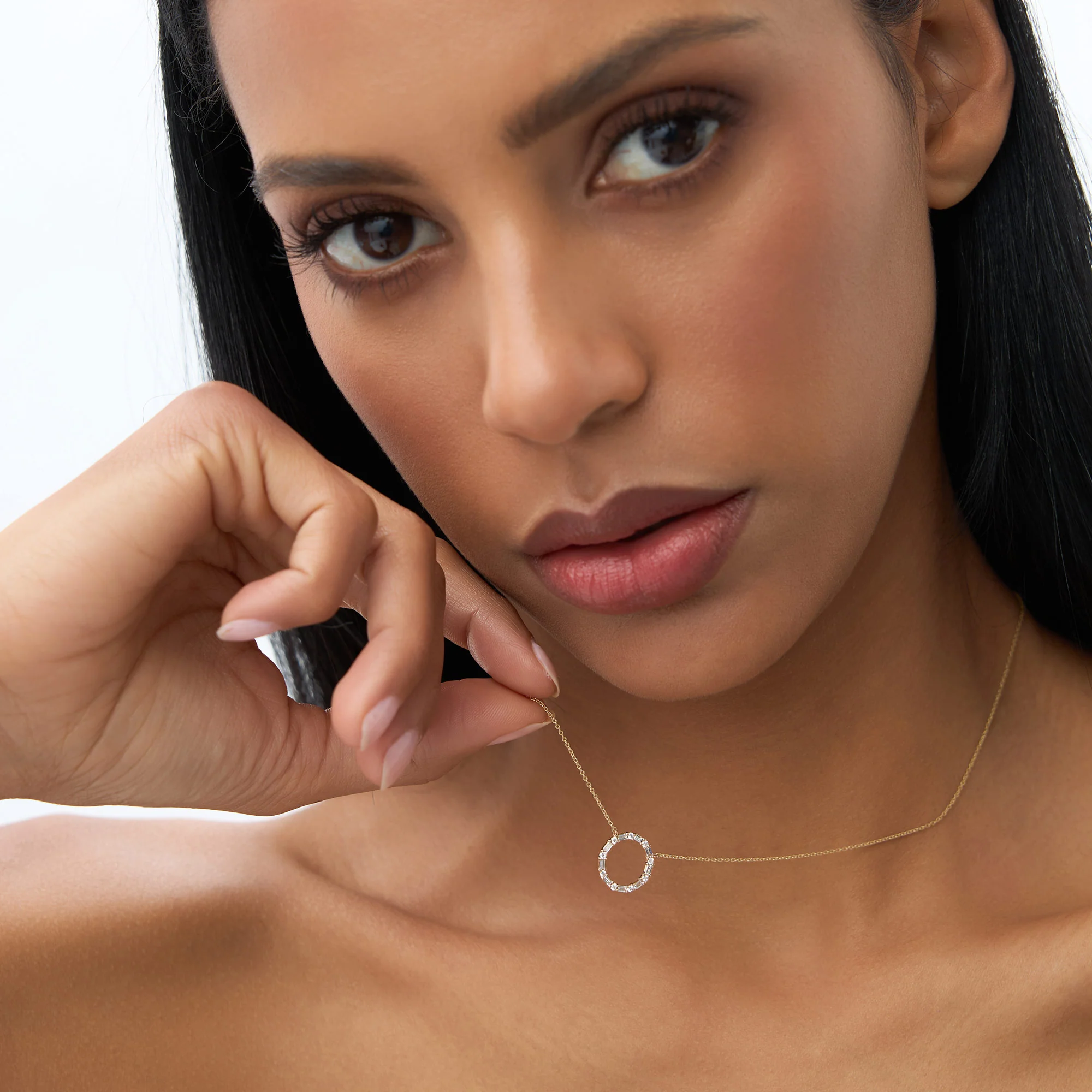 14k Baguette & Round Diamond Circle Necklace - Image 6
