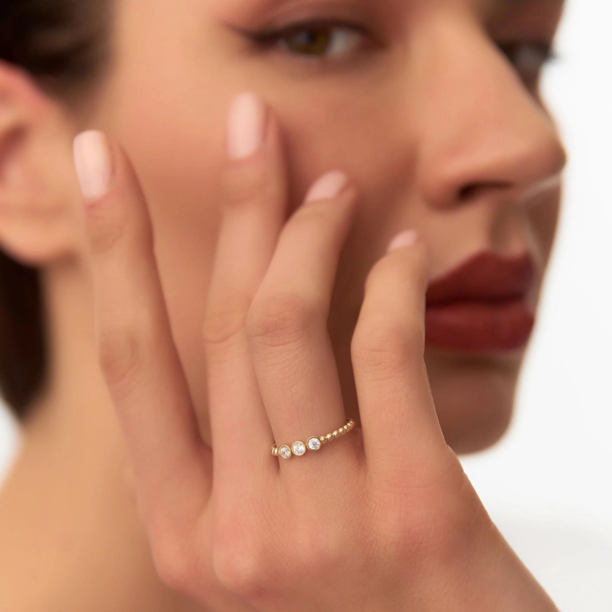 14k Beaded Three Stone Diamond Ring - Image 4