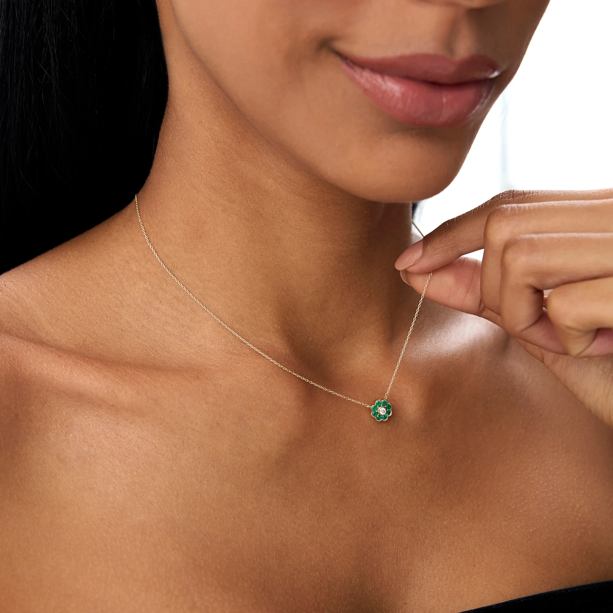 14K Bezel Setting Emerald Flower Diamond Necklace - Image 5