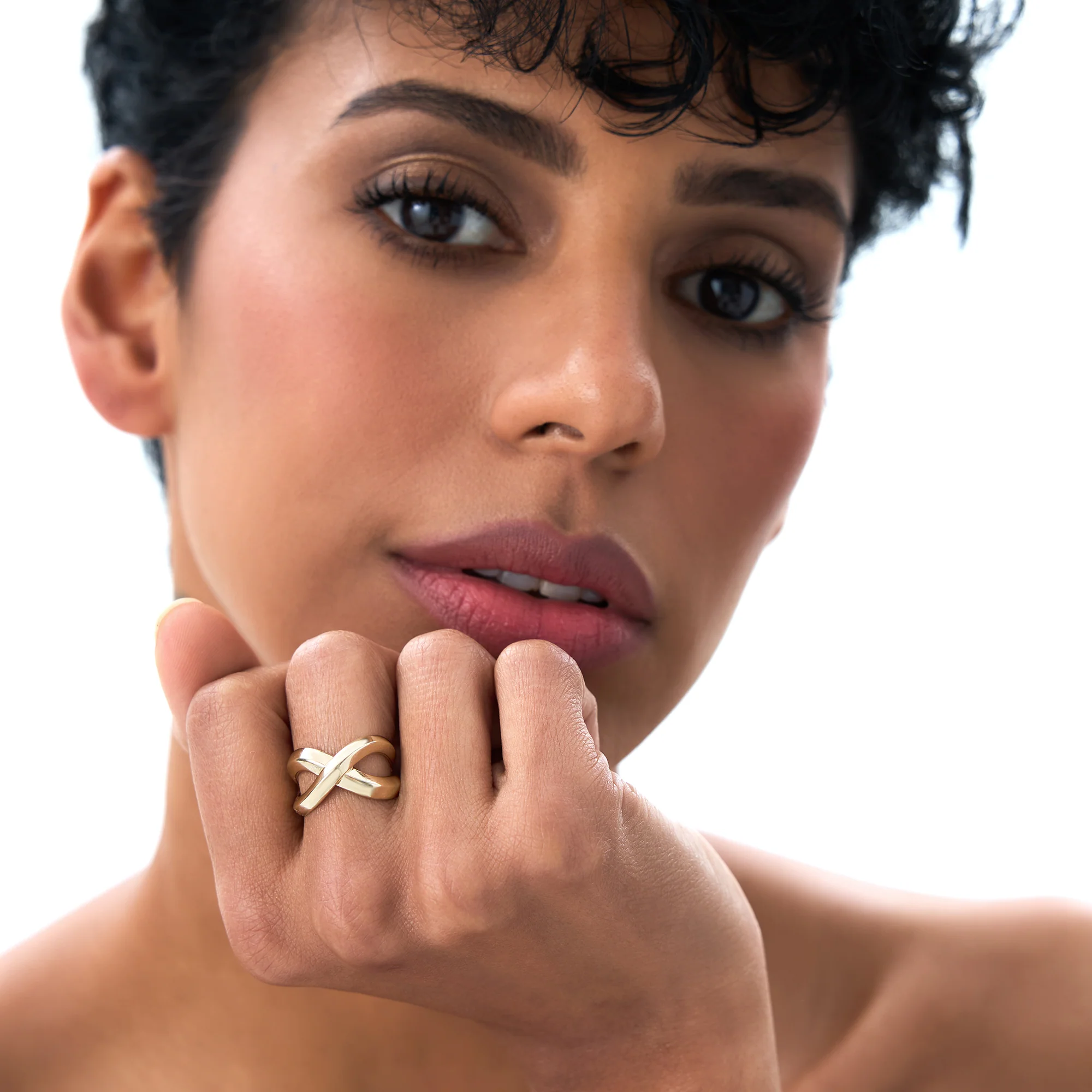 14K Chunky Gold Criss Cross Statement Ring - Image 3