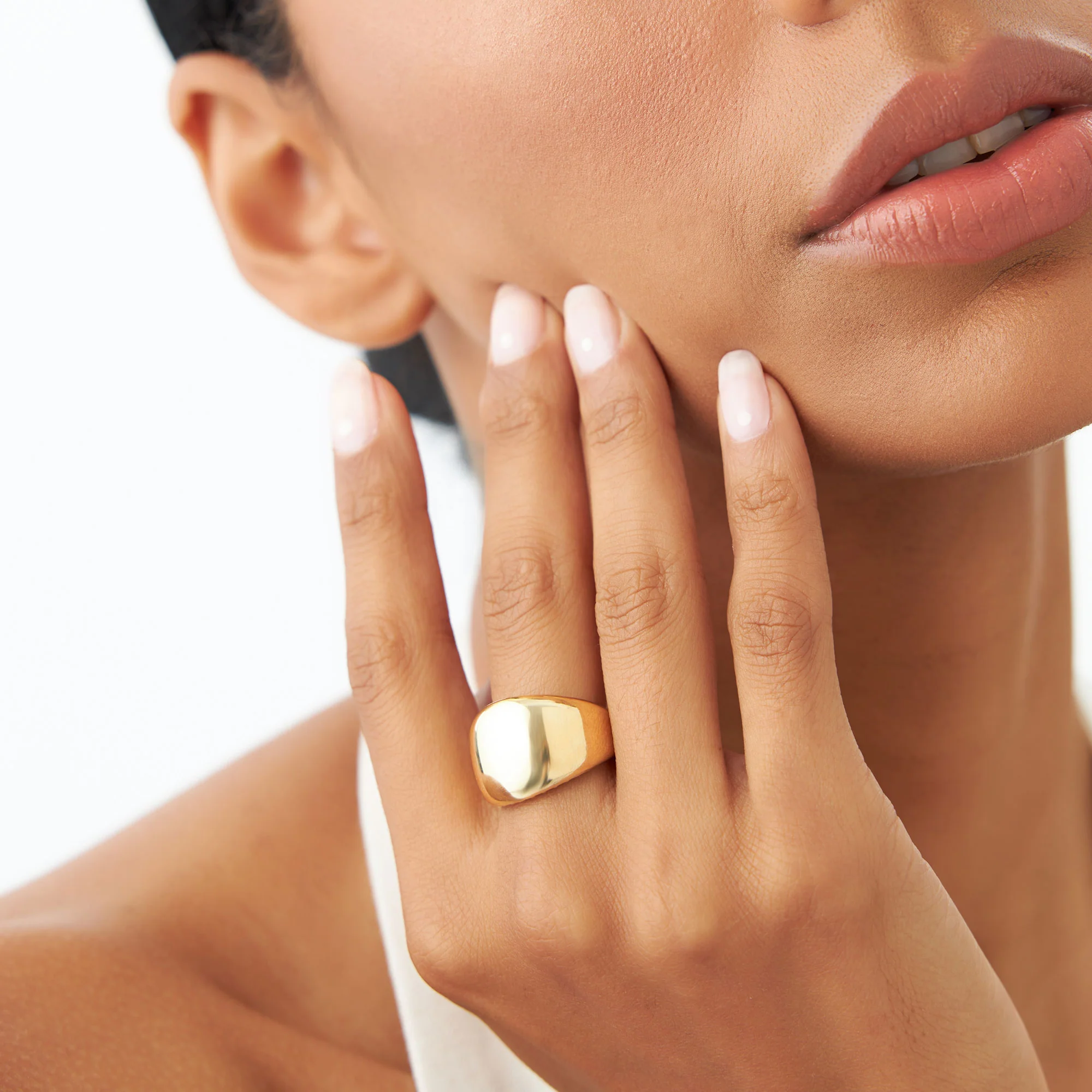 14k Chunky Gold Dome Graduating Statement Ring - Image 3
