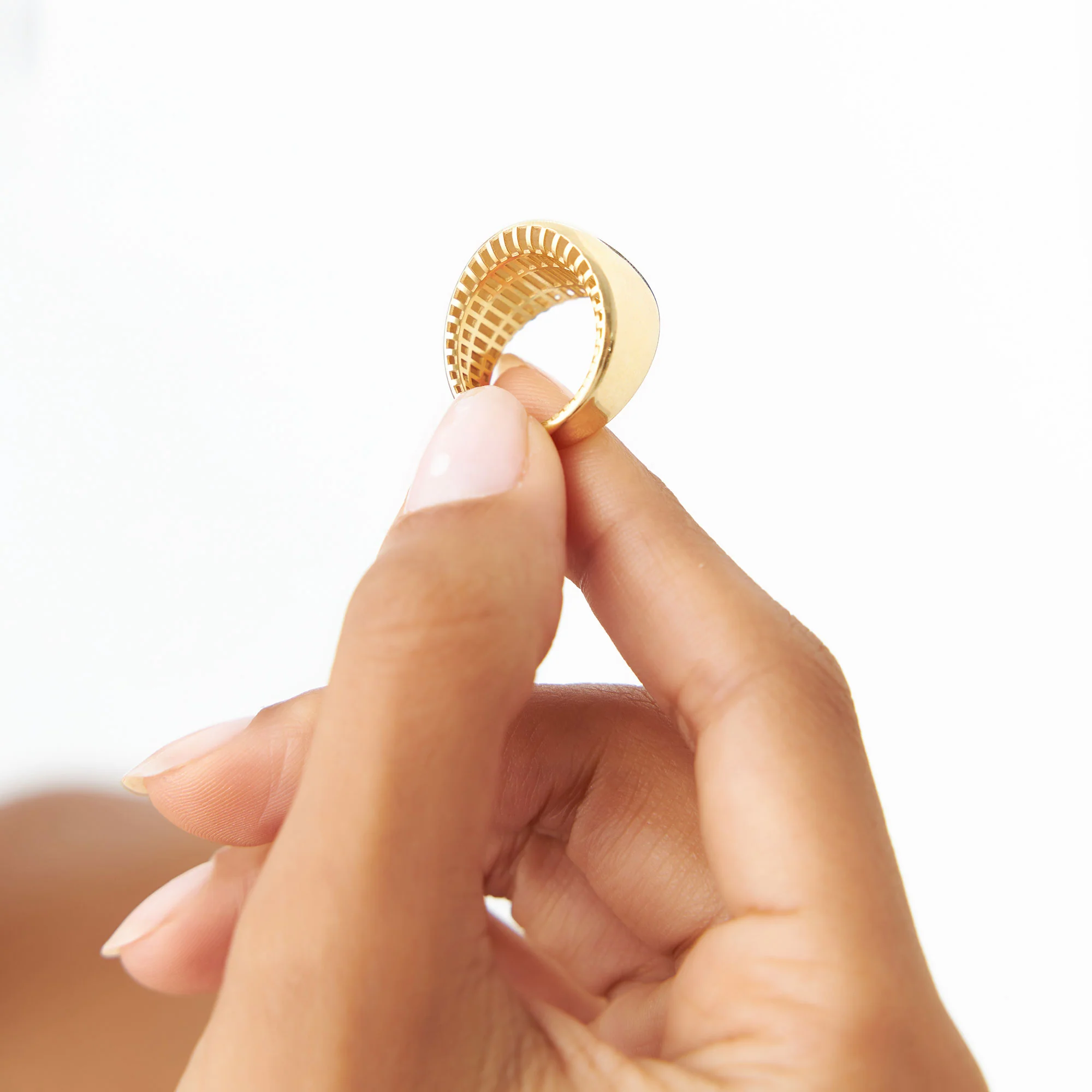 14k Chunky Gold Dome Graduating Statement Ring - Image 4