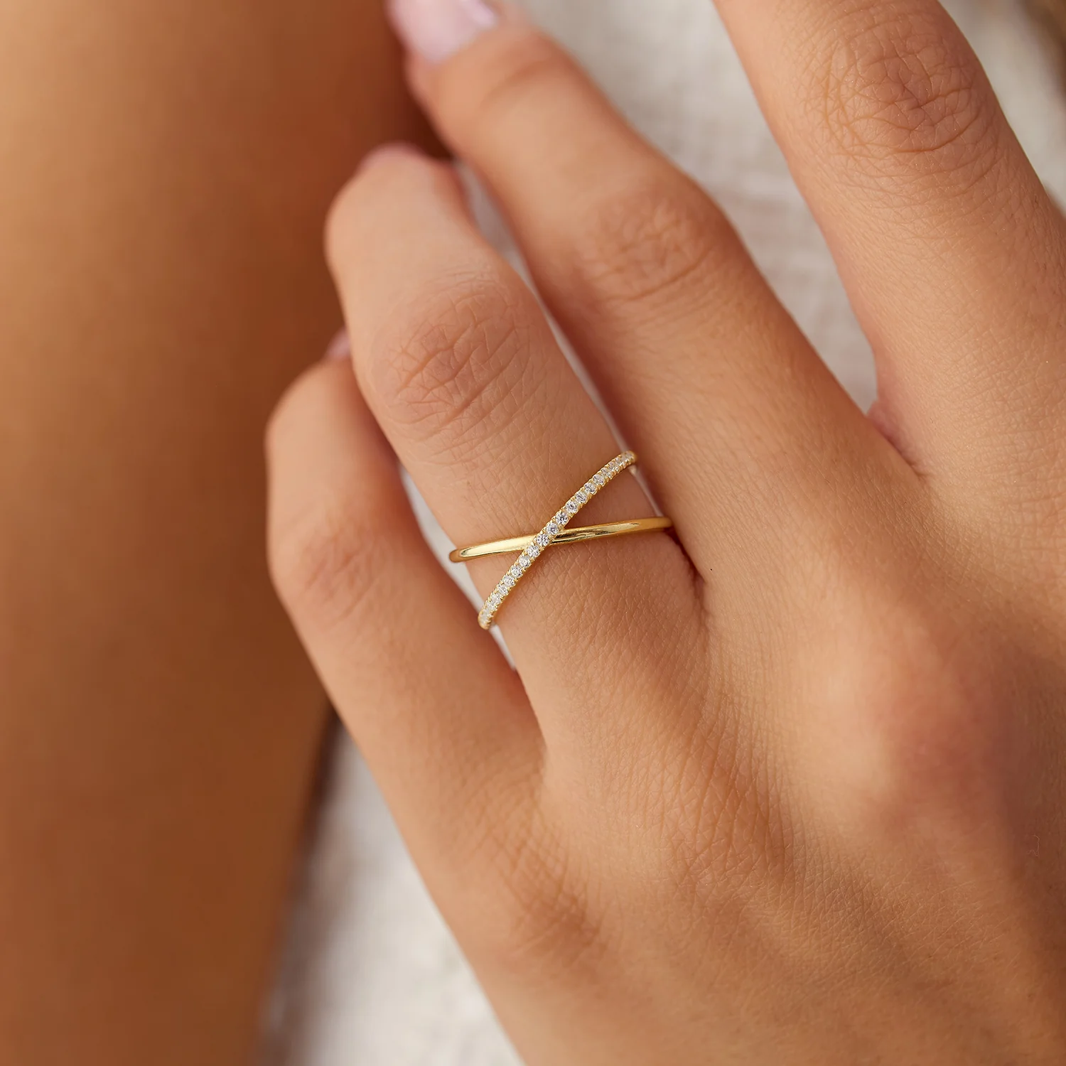 14k Criss Cross Single Side Diamond Ring - Image 2