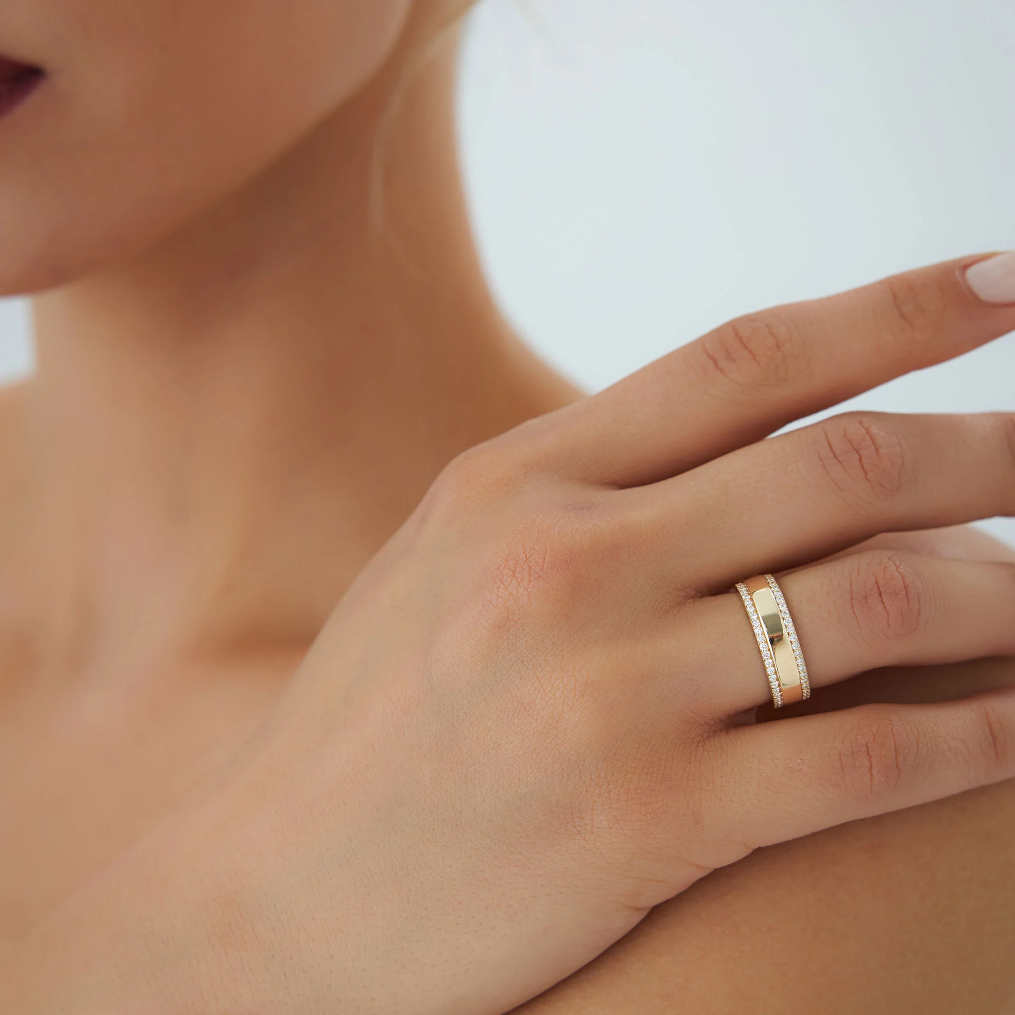 14k Diamond Diamond Edge Wedding Band - Image 4