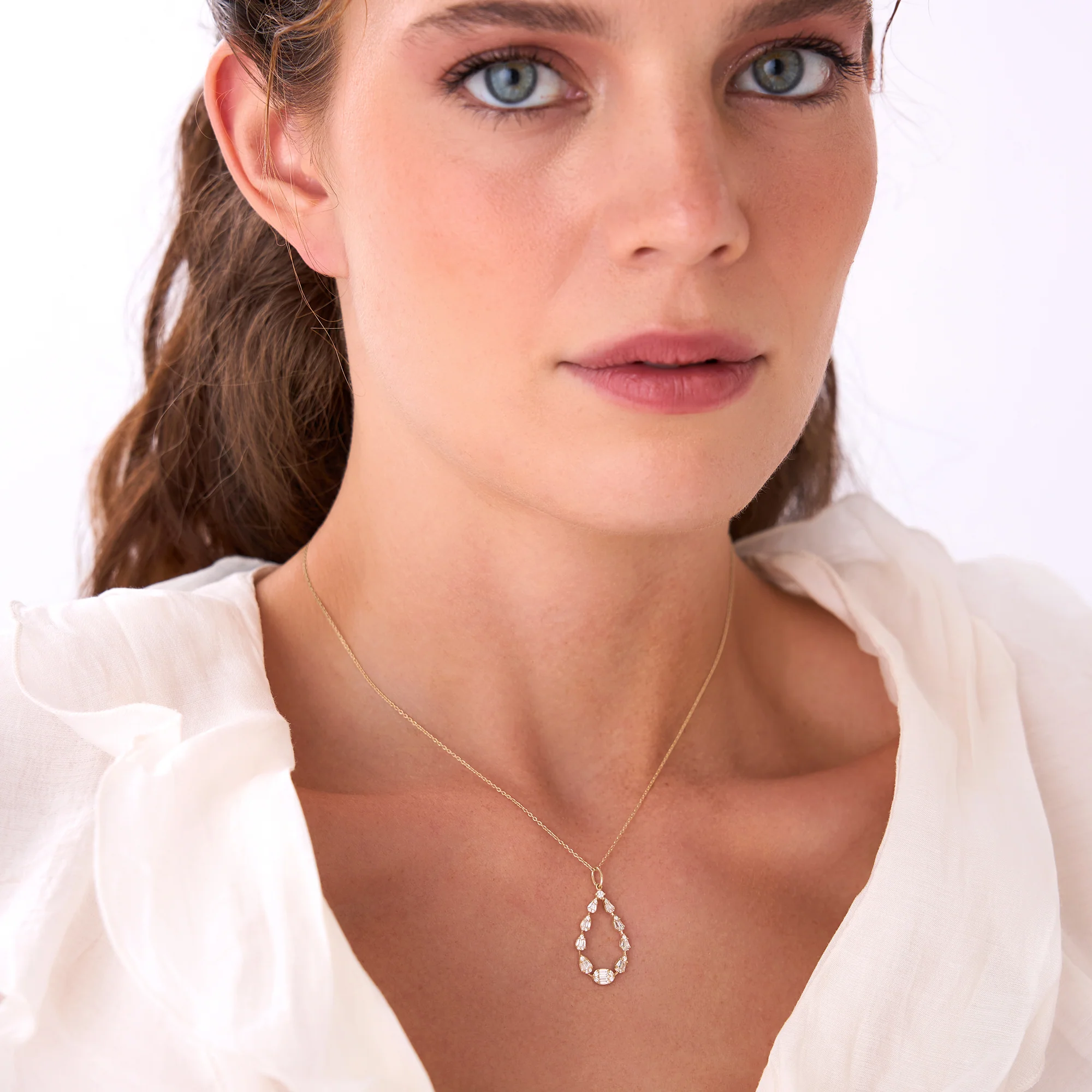 14k Elegant Diamond Pear Shape Necklace - Image 5