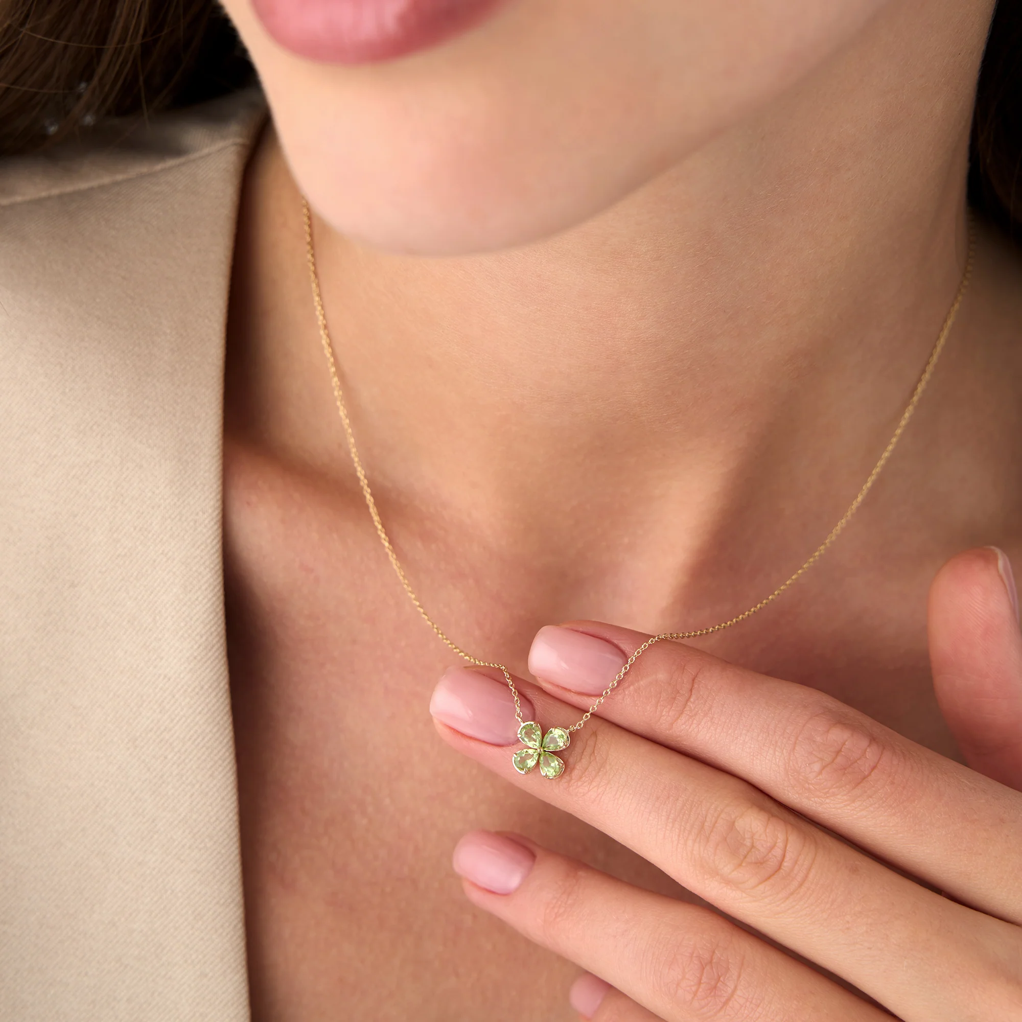 14K Four Leaf Peridot Clover Necklace - Image 2