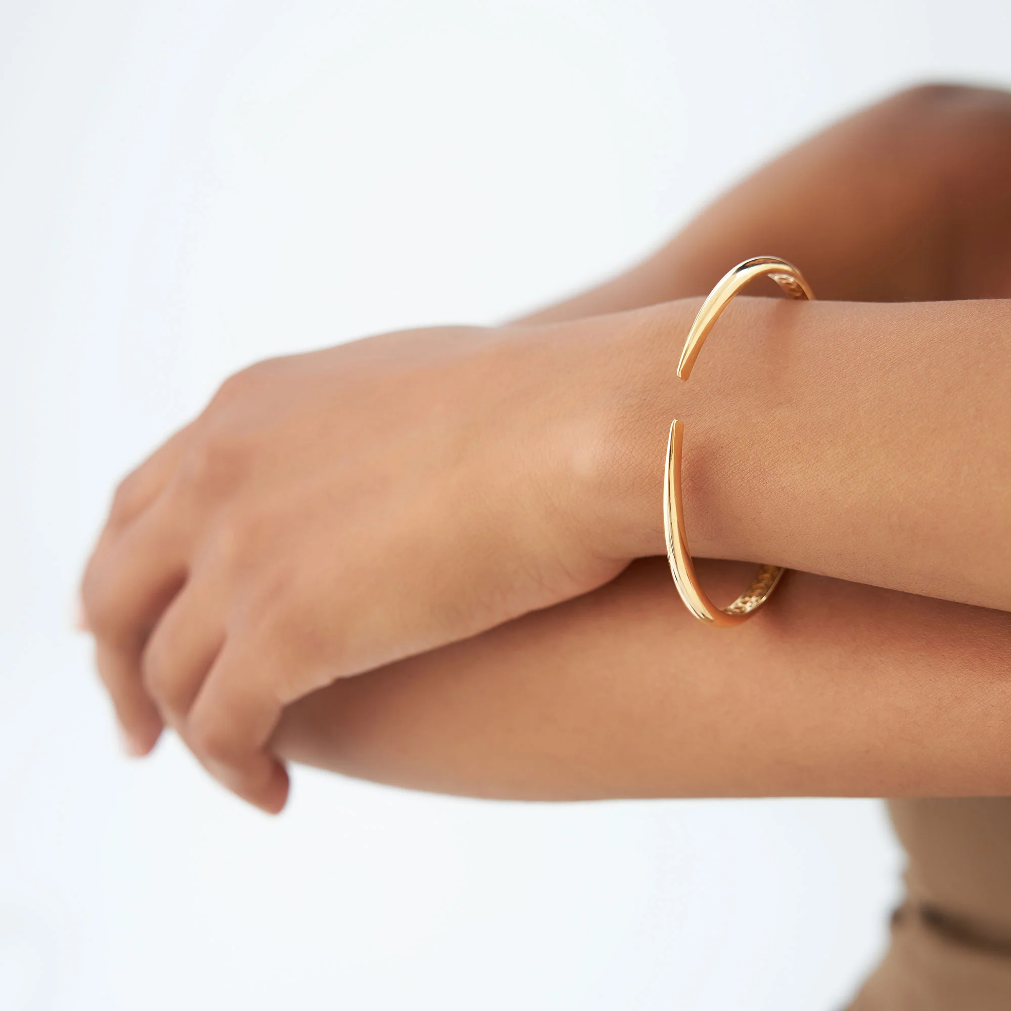 14k Gold Claw Cuff Bangle Bracelet - Image 3