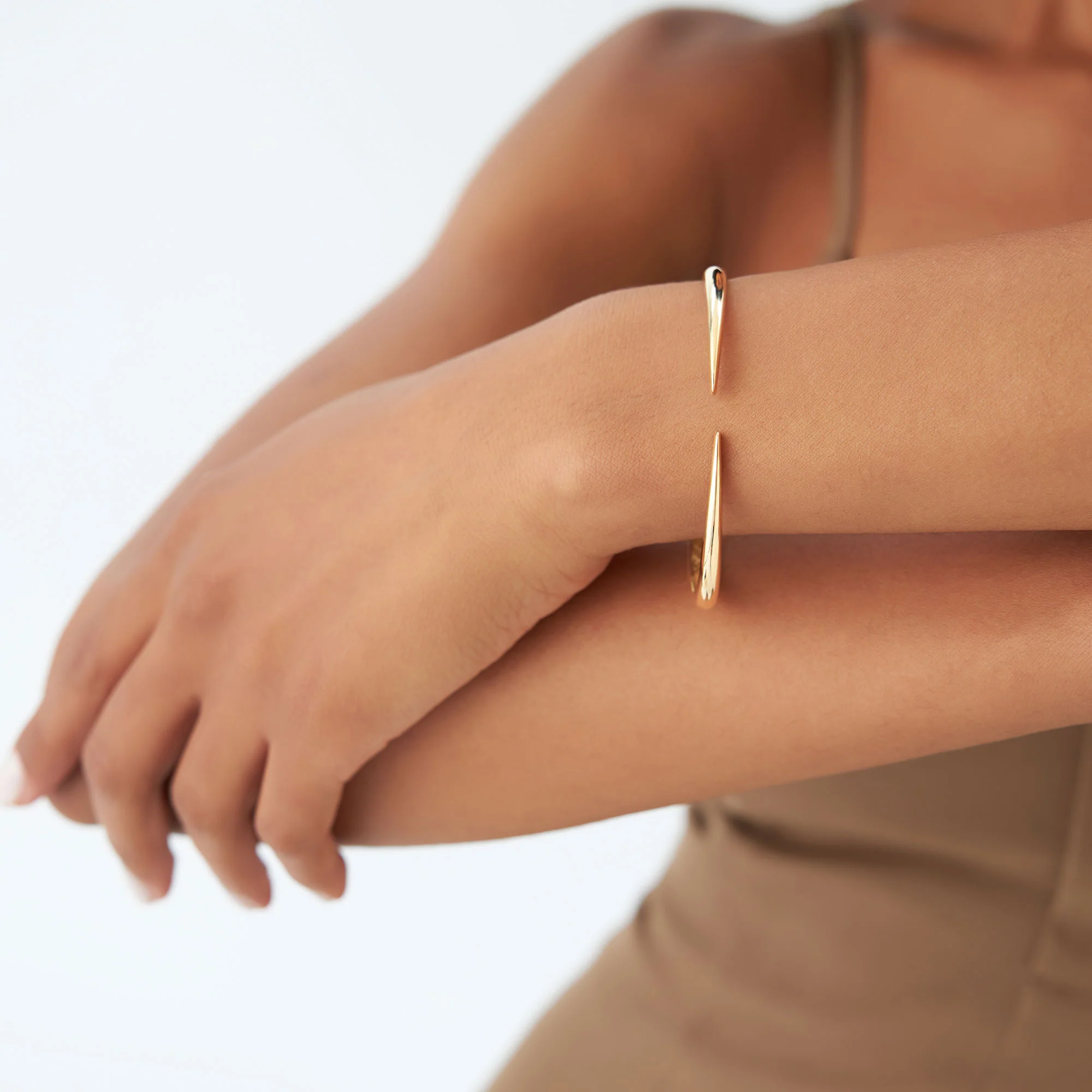 14k Gold Claw Cuff Bangle Bracelet - Image 5