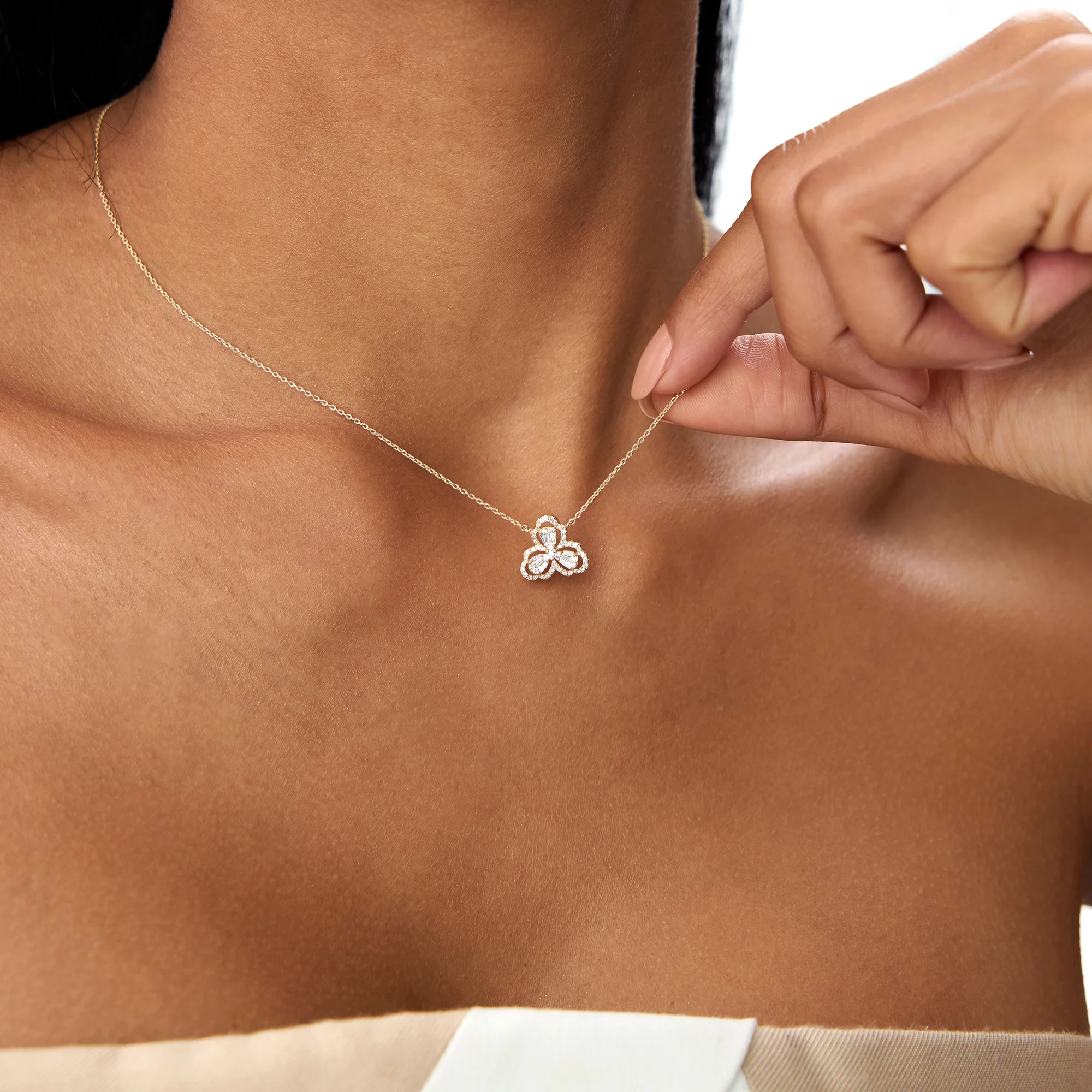 14K Gold Clover Baguette Diamond Necklace - Image 2