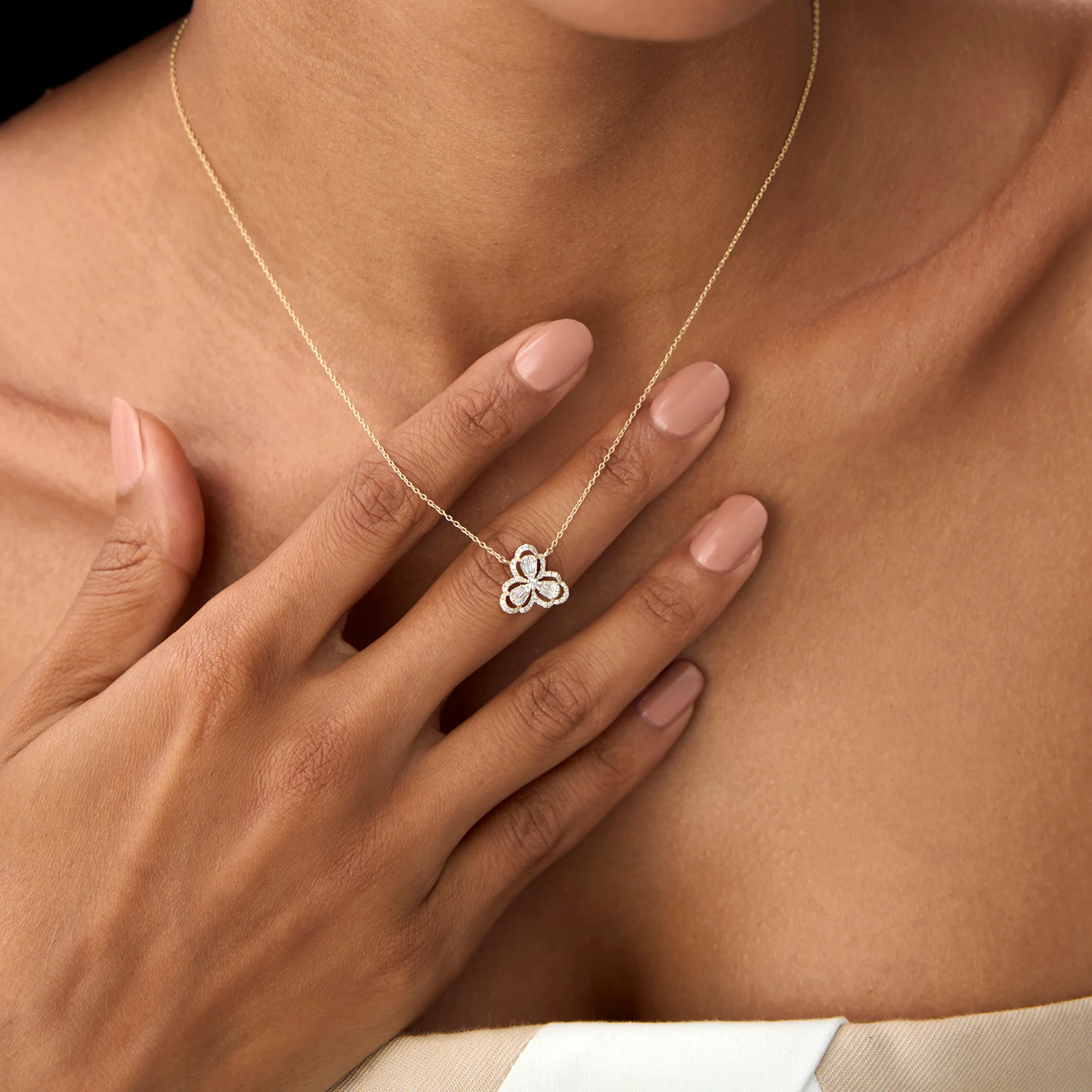 14K Gold Clover Baguette Diamond Necklace - Image 3