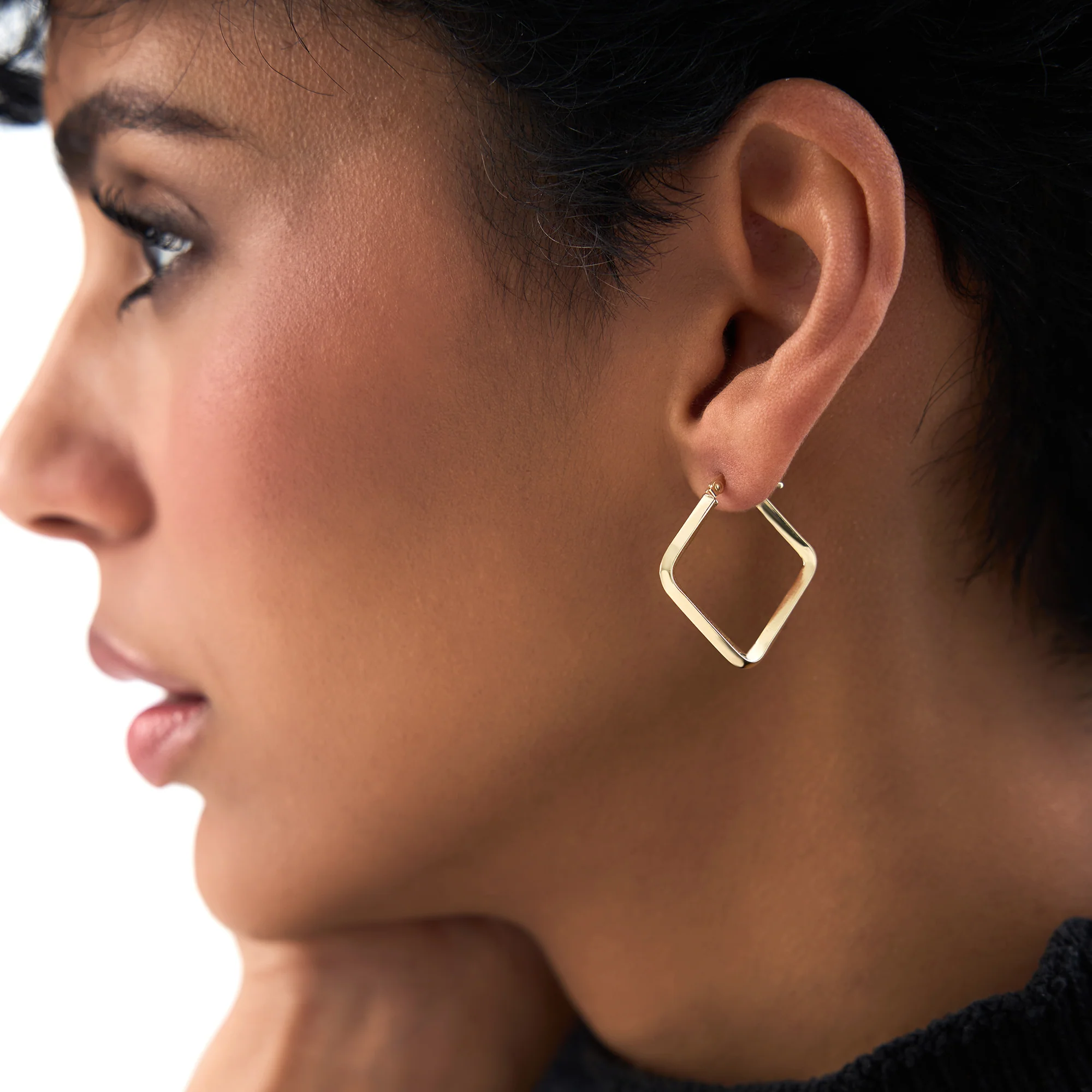 14K Gold Geometric Shaped Square Hoop Earrings - Image 5