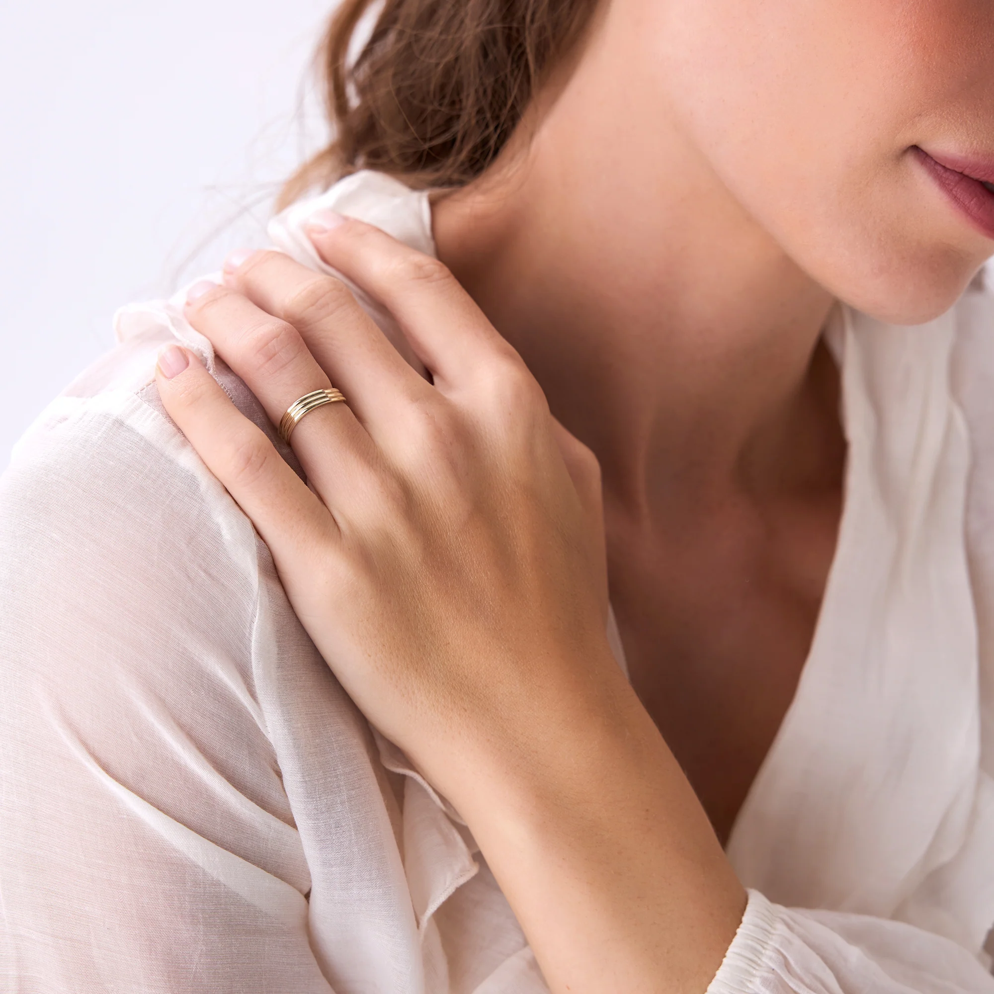 14k Gold Multi-Ribbed Statement Ring - Image 2