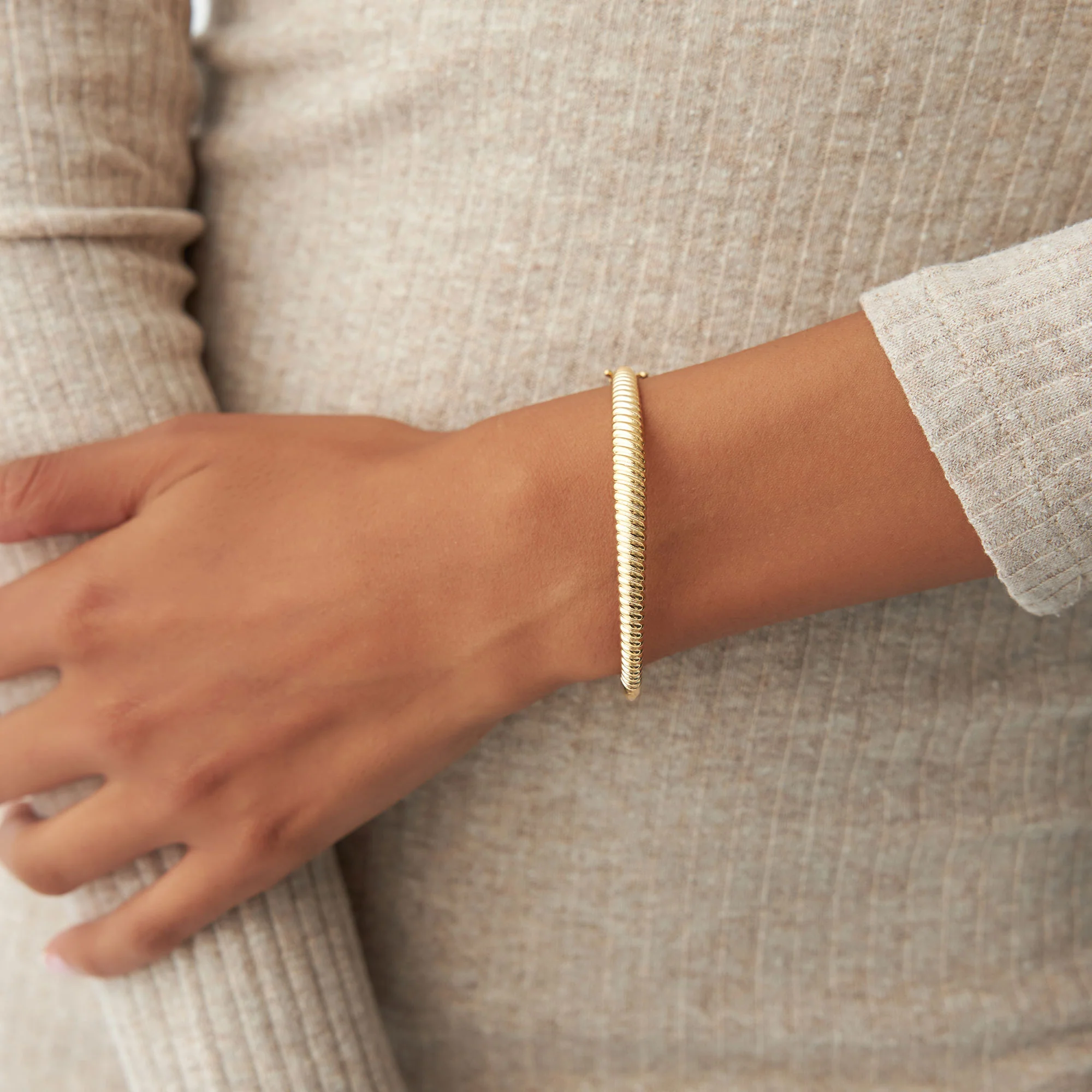 14K Gold Twist Bangle Bracelet - Image 3