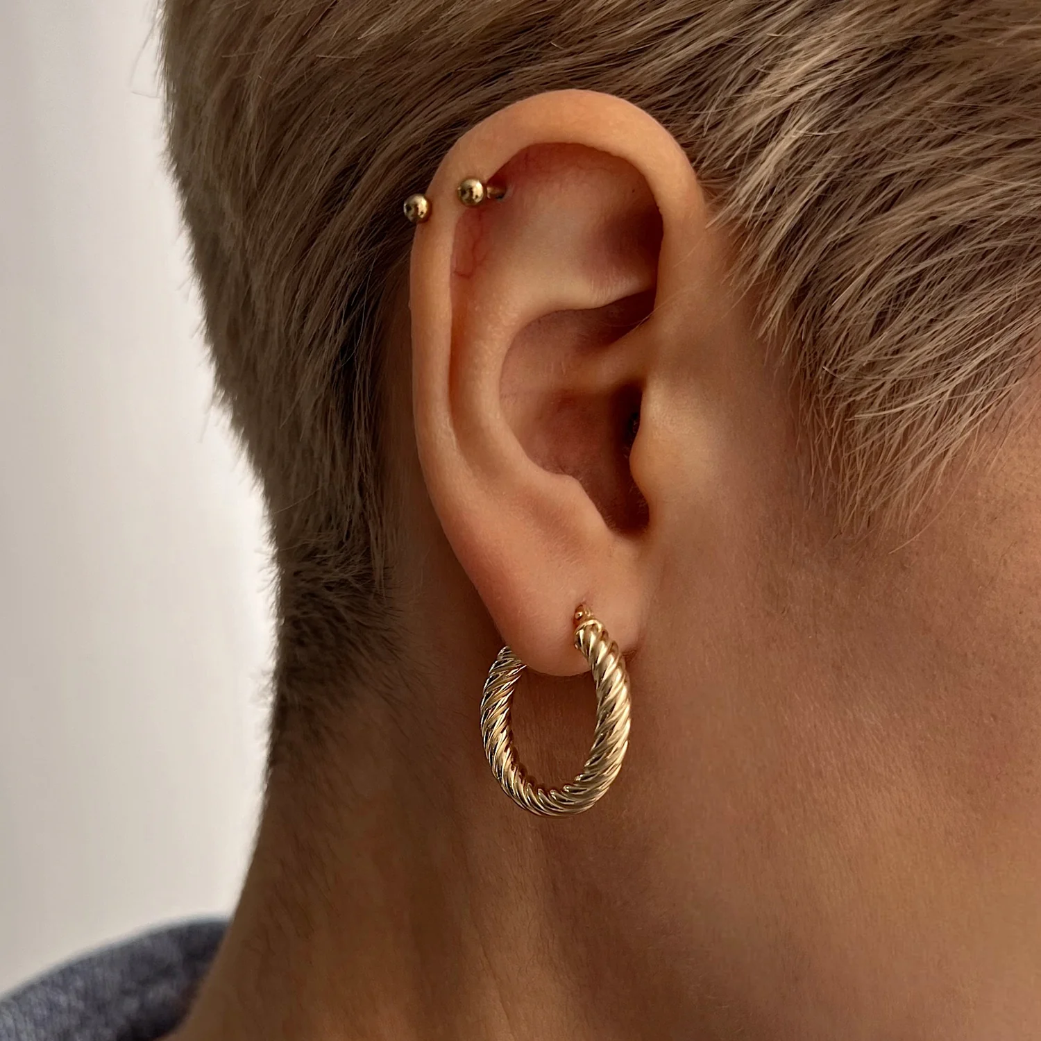14k Gold Twist Rope Hoop Earrings 25MM - Image 2