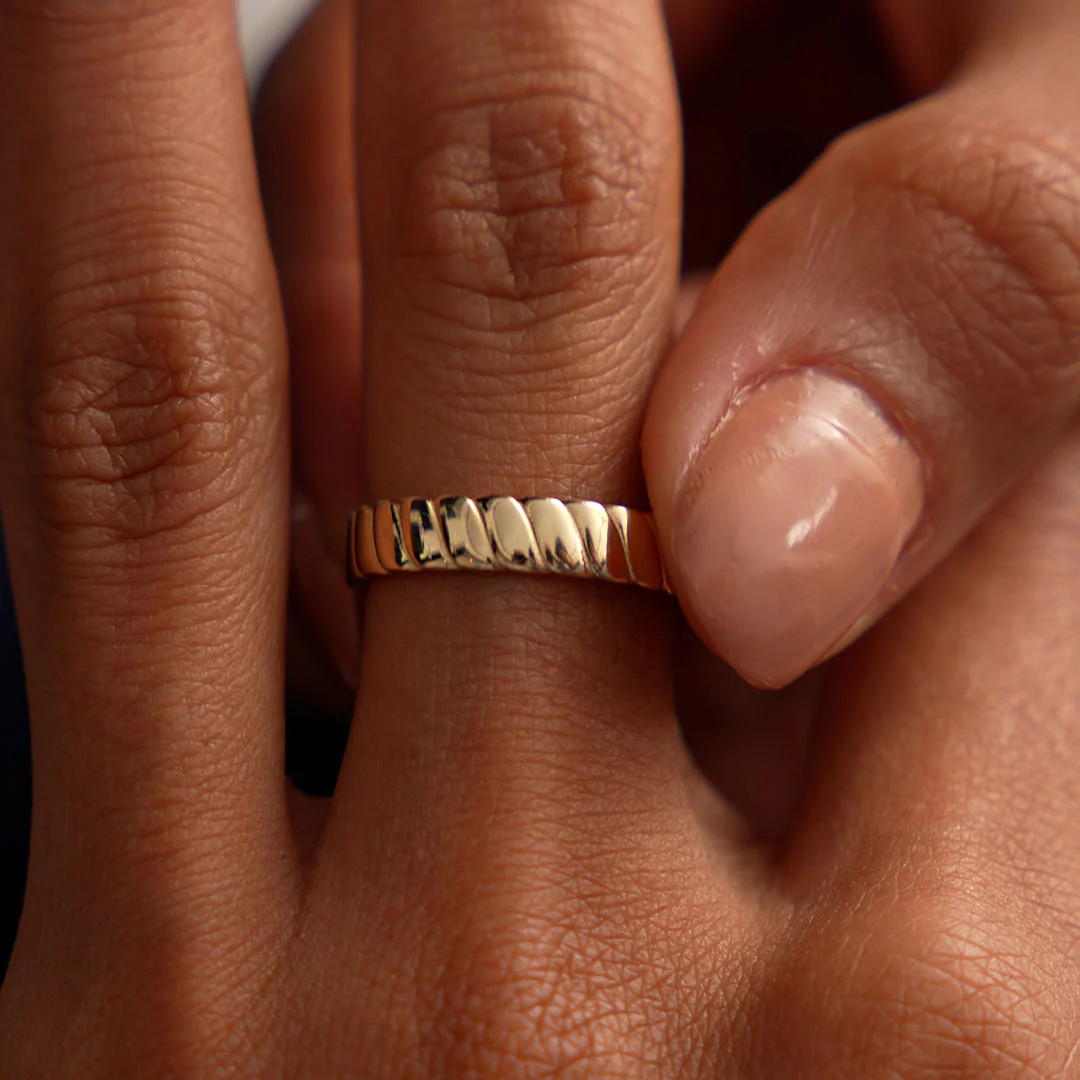 14K Gold Twisted Bold Band Ring - Image 5