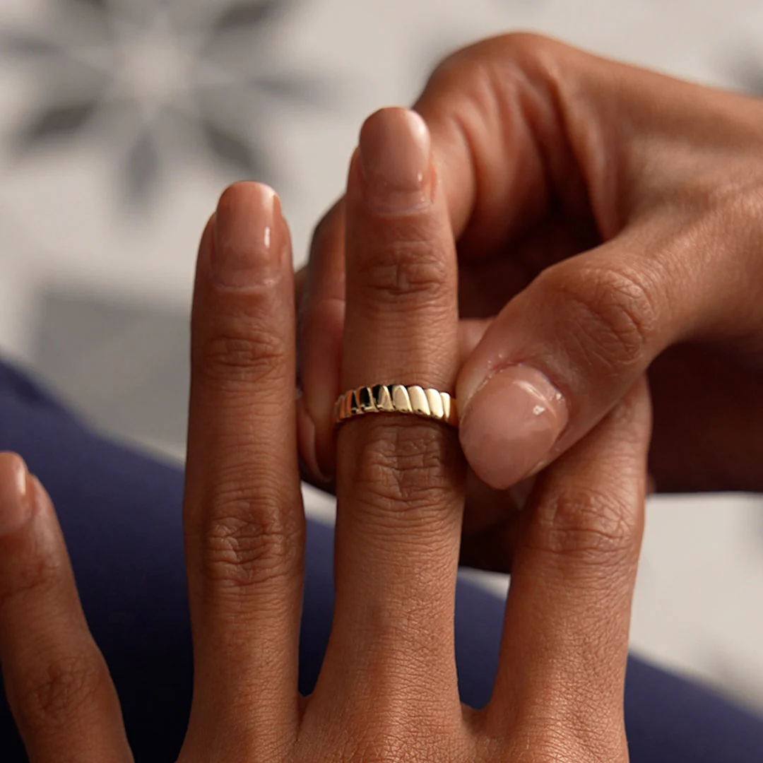 14K Gold Twisted Bold Band Ring - Image 6