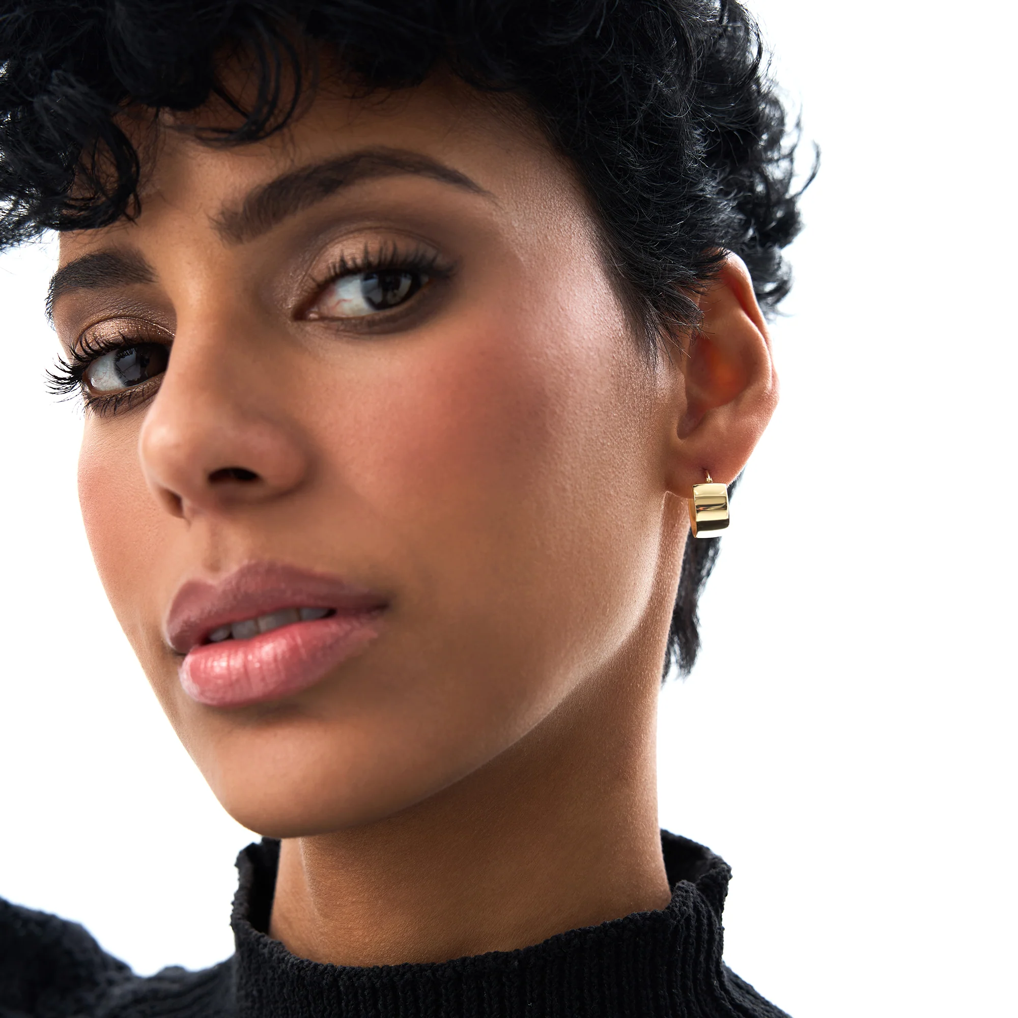 14K Gold 8MM Wide Hoop Earrings - Image 4