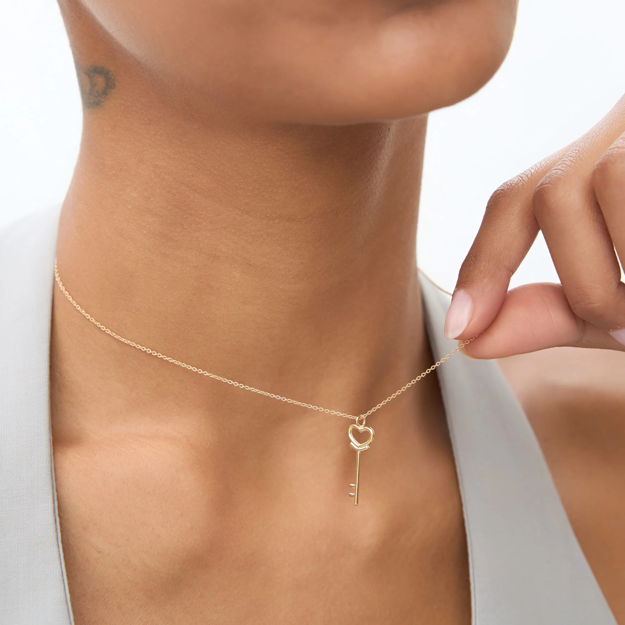 14K Heart Key Necklace - Image 5