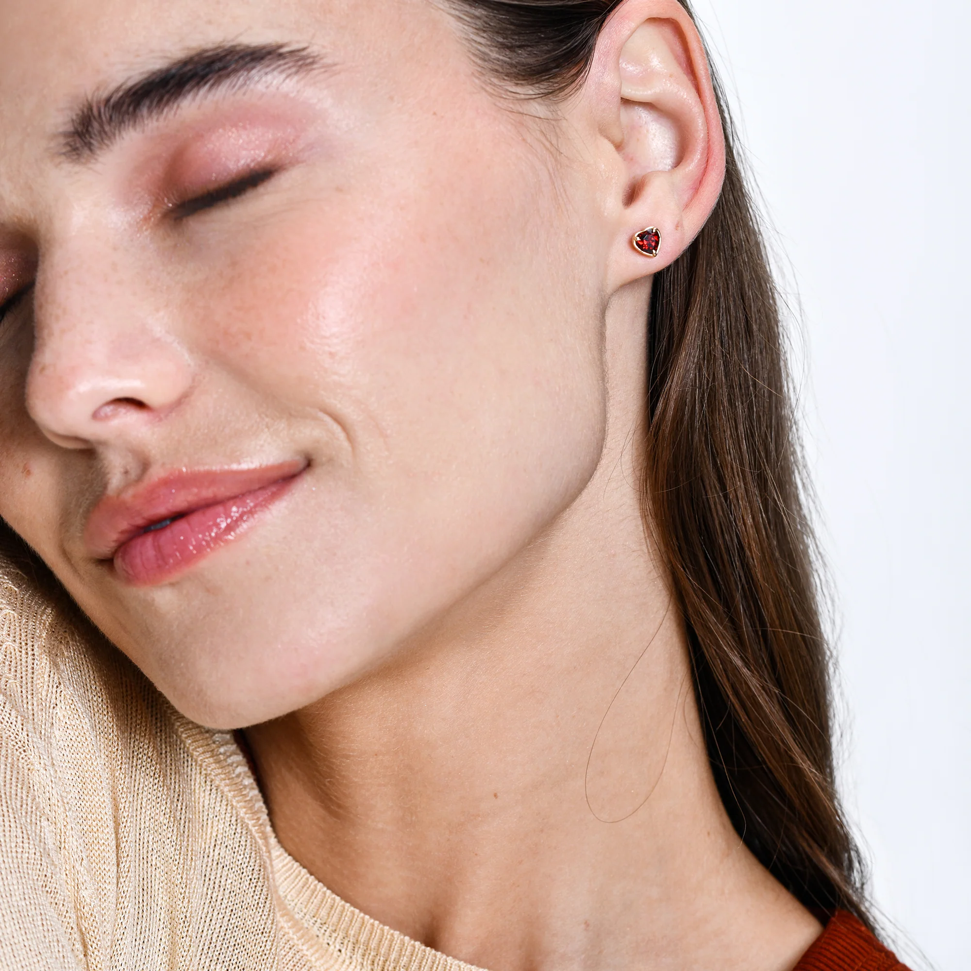 14K Heart Shaped Garnet Stud Earrings - Image 3