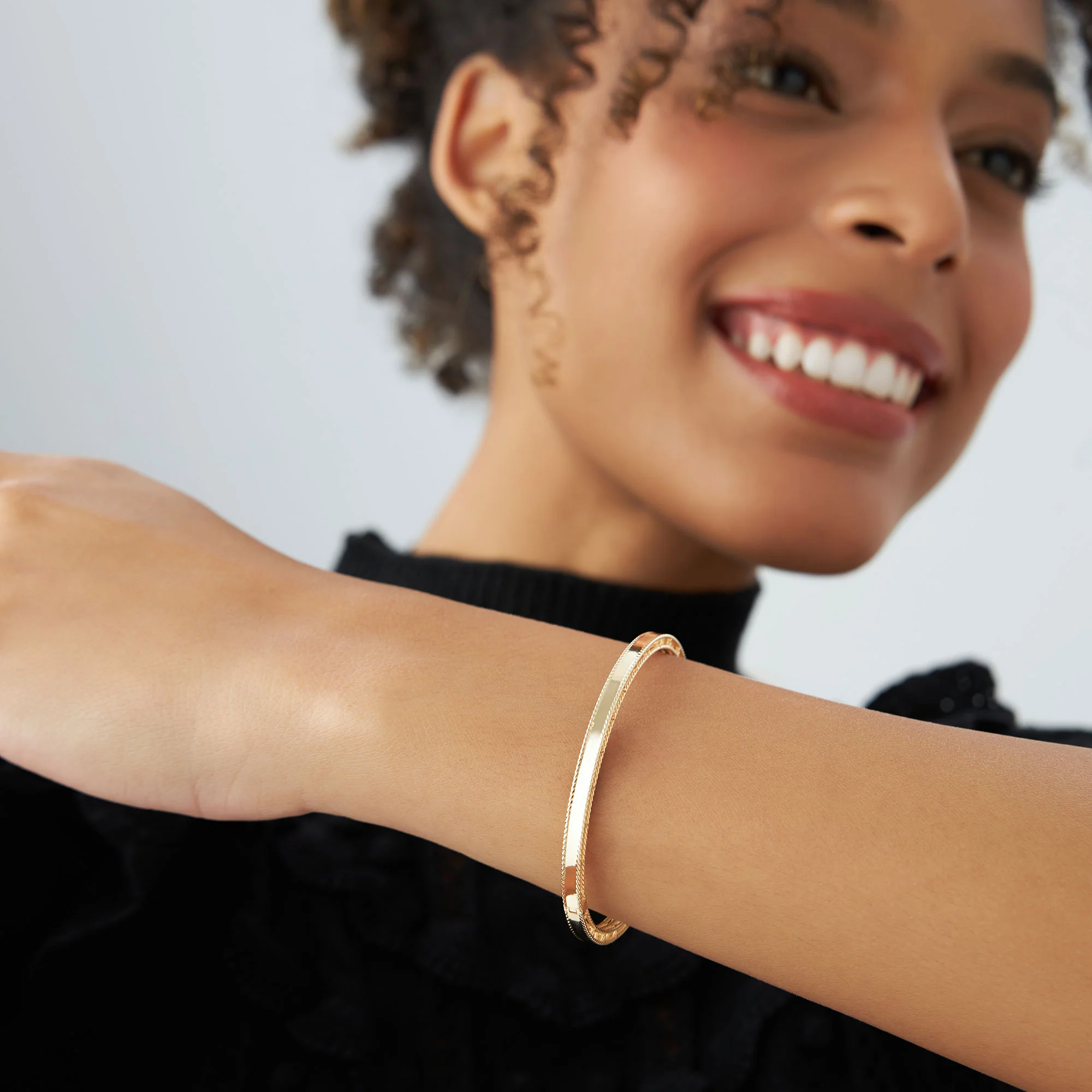 14K Milgrain Edge Gold Bangle Bracelet - Image 4
