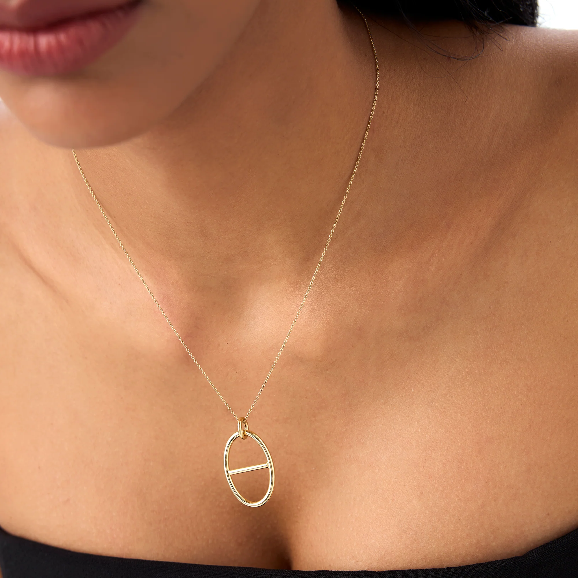 14k Minimalist Oval Pendant Necklace - Image 4