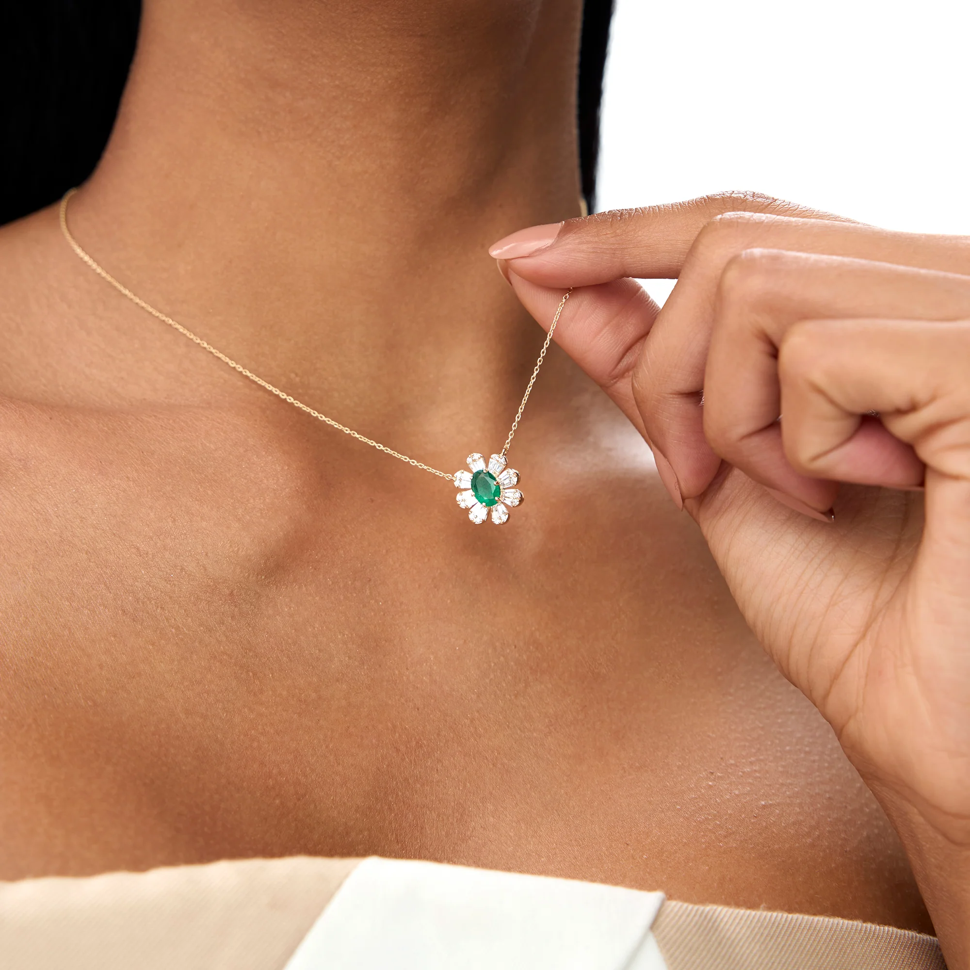 14k Oval Shape Emerald Necklace with Baguettes - Image 2
