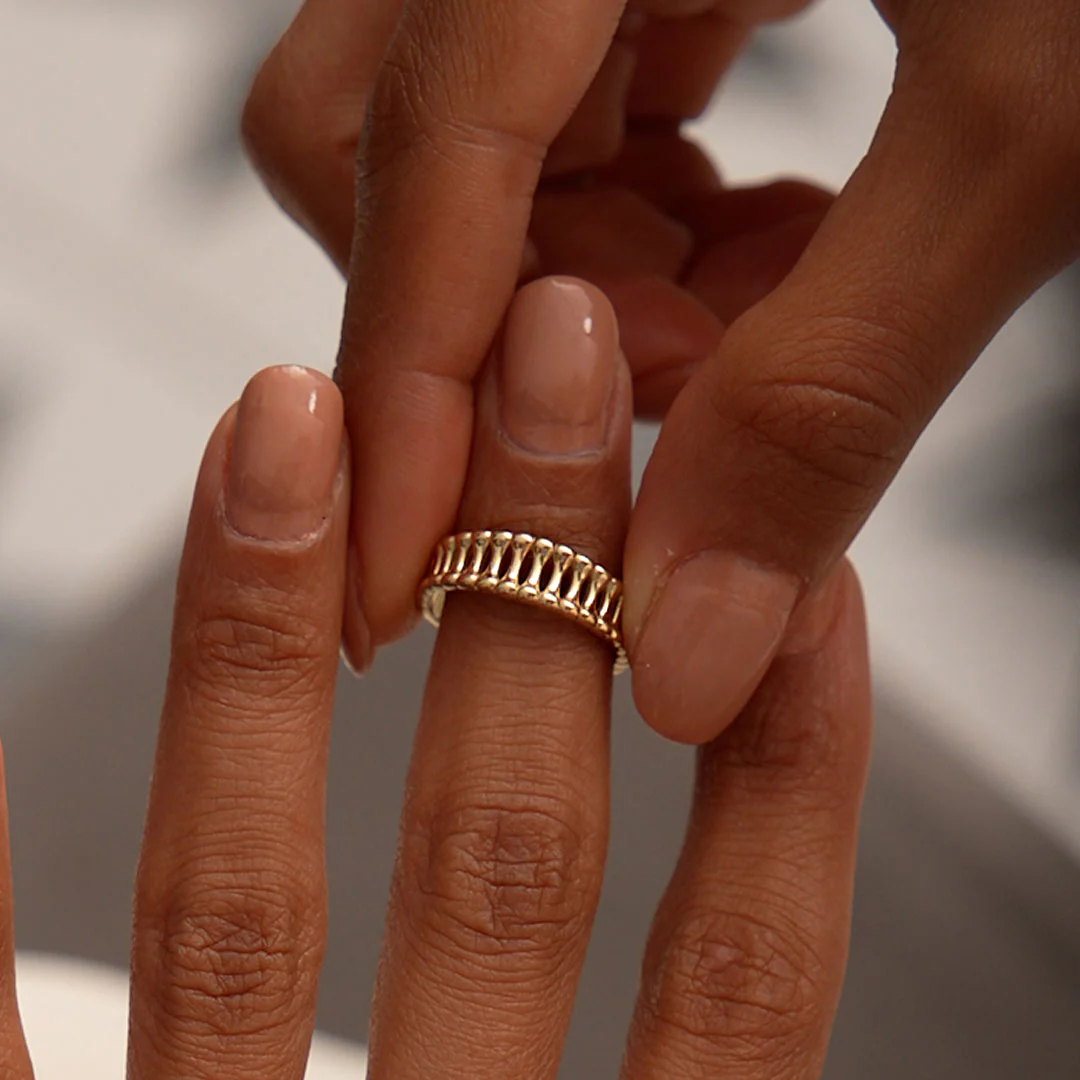 14K Sculptural Wide Band Ring - Image 3