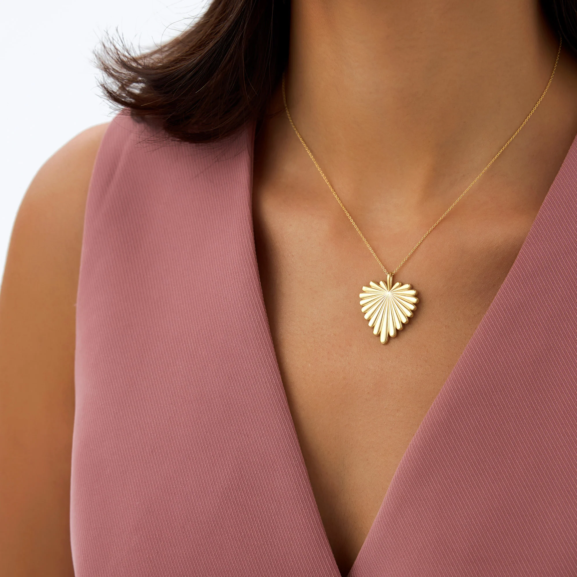 14K Solid Gold Sunburst Heart Necklace - Image 2