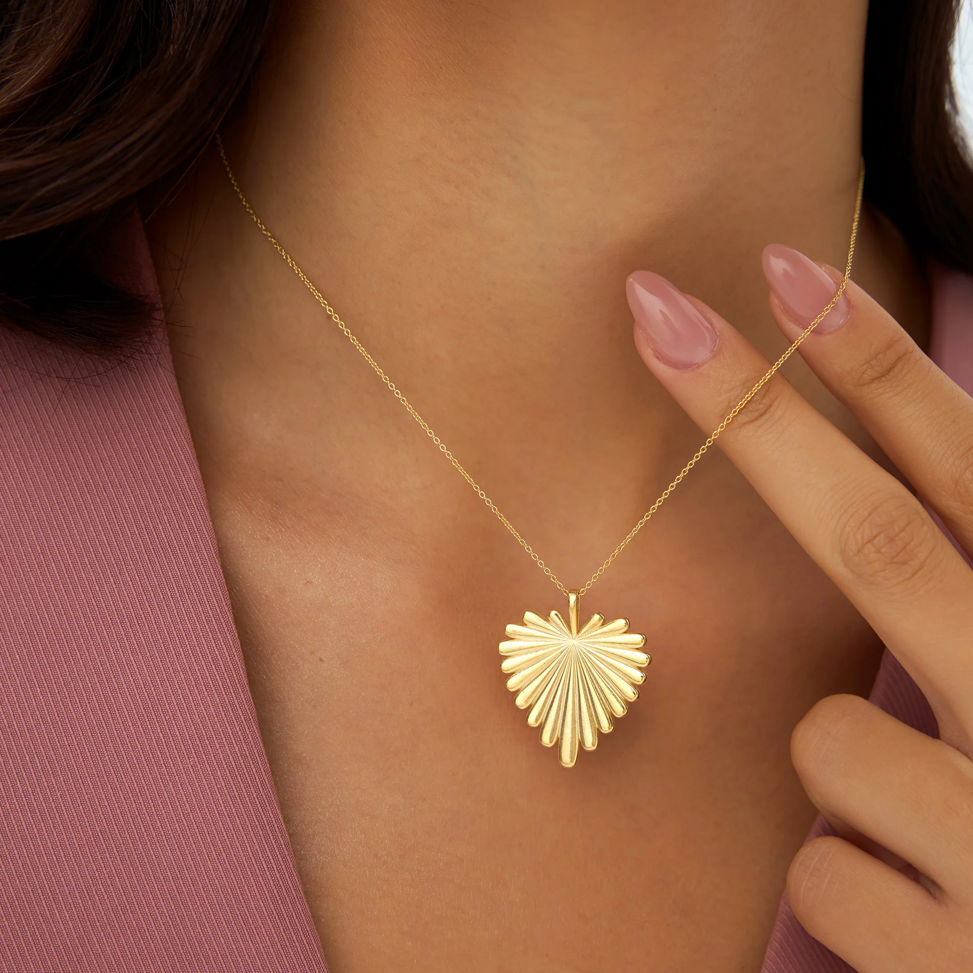 14K Solid Gold Sunburst Heart Necklace - Image 3
