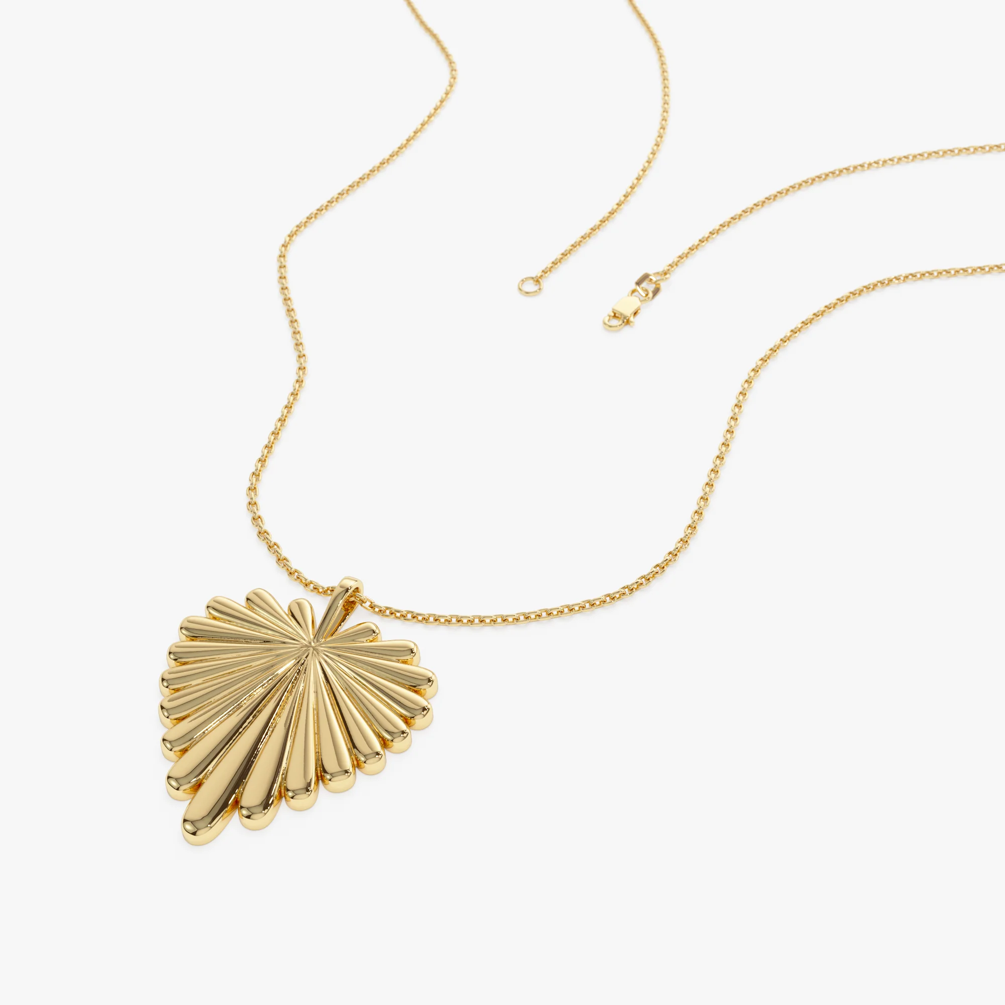 14K Solid Gold Sunburst Heart Necklace - Image 6