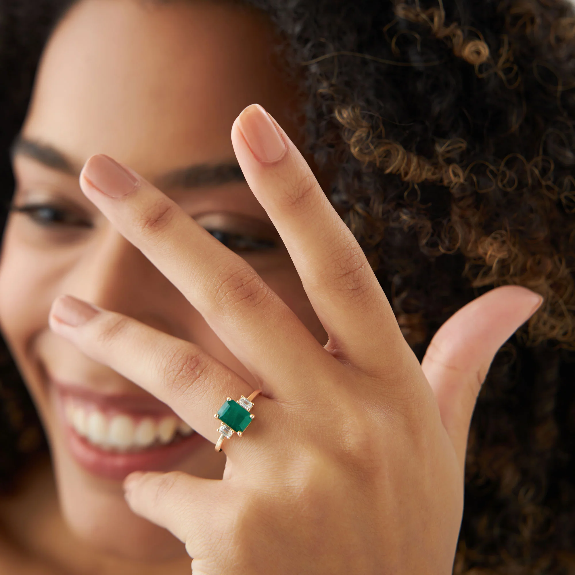 14k Three Stone Emerald Engagement Ring - Image 4