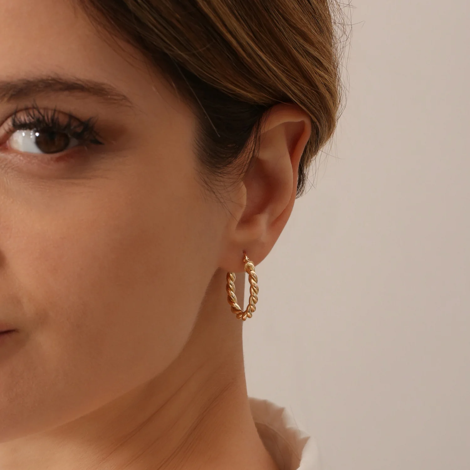 14k Twist Rope Earrings 20MM - Image 3