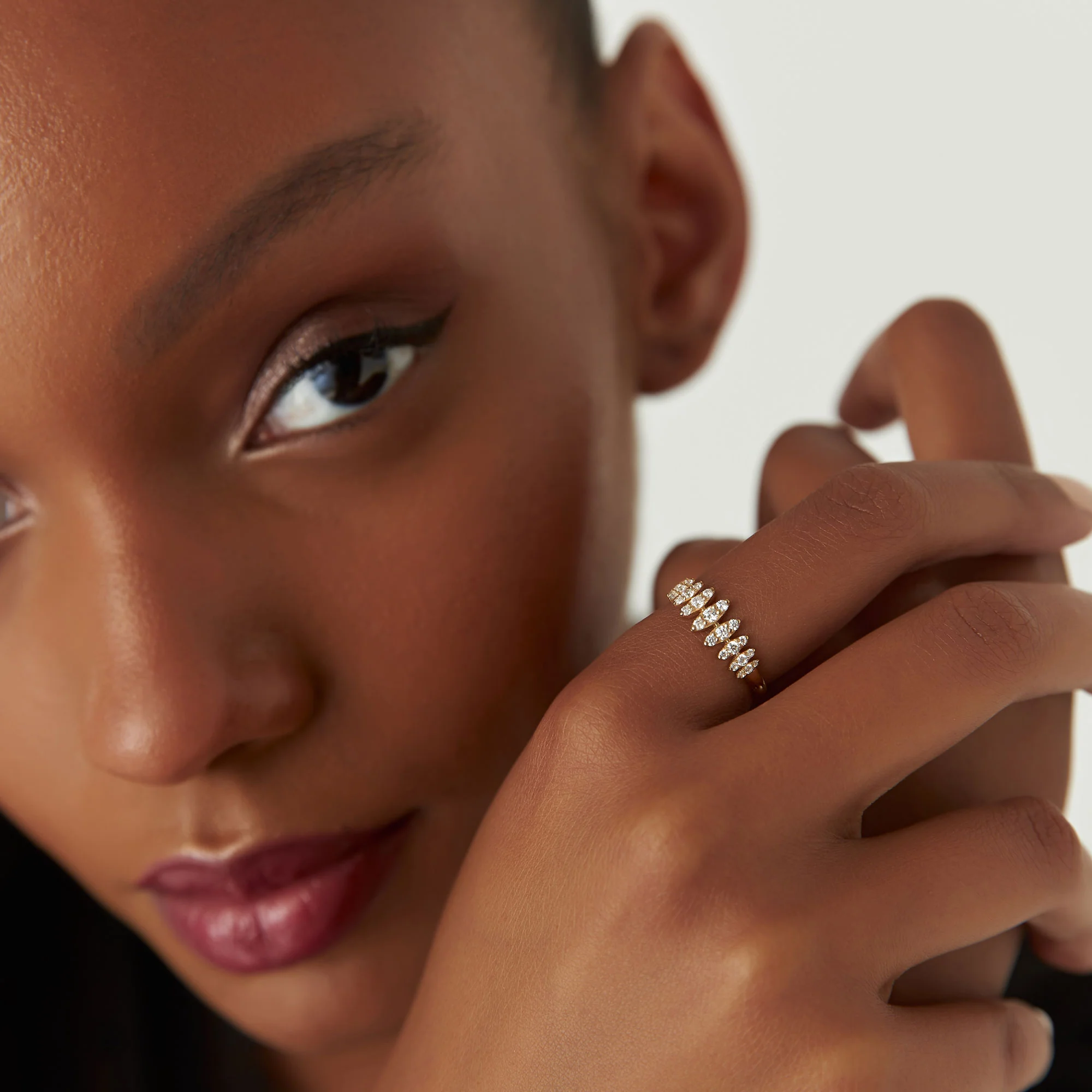 14k Unique Design Glamorous Diamond Ring - Image 2